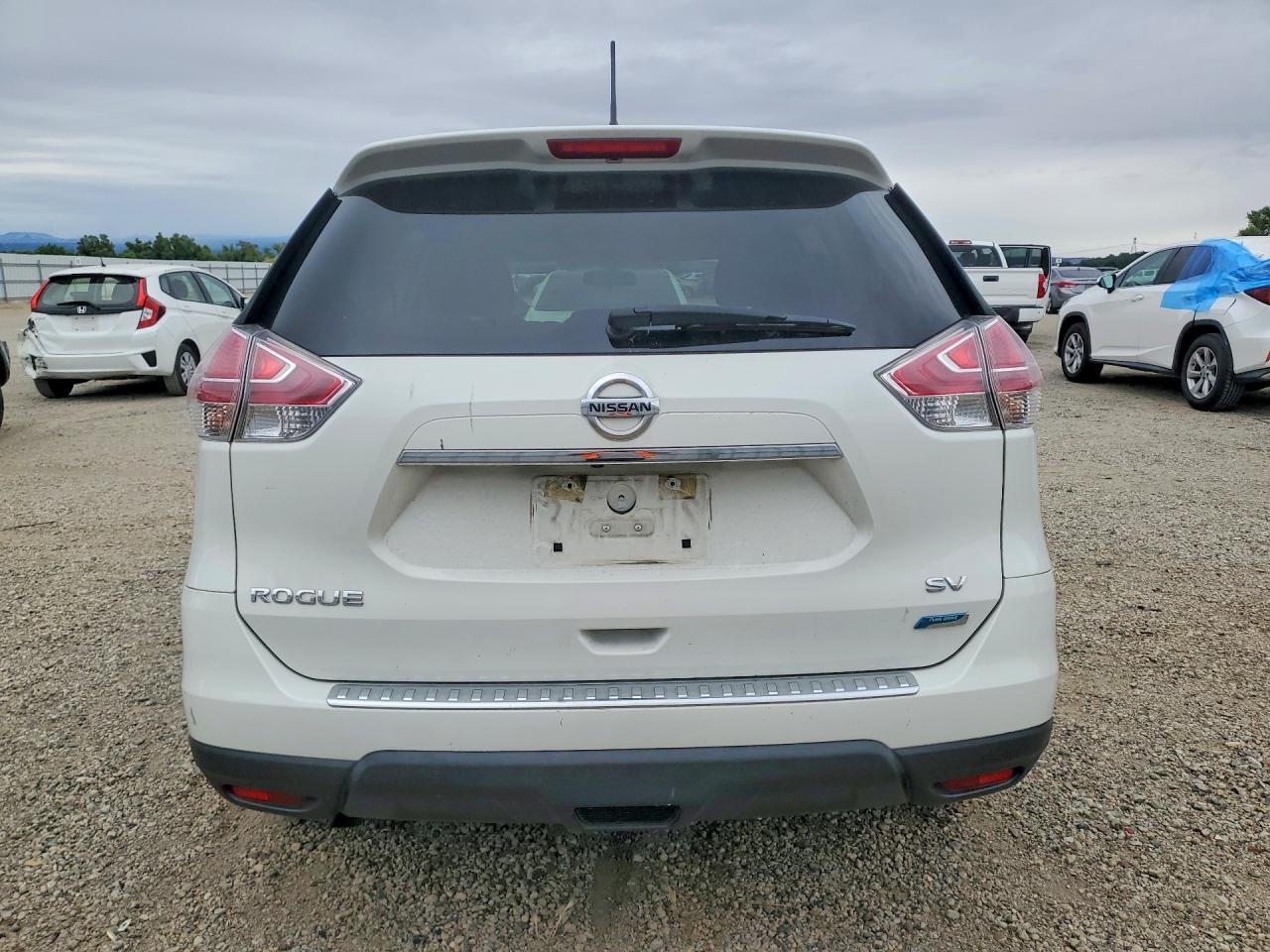 2014 Nissan Rogue Sv White vin: 5N1AT2MT1EC799896