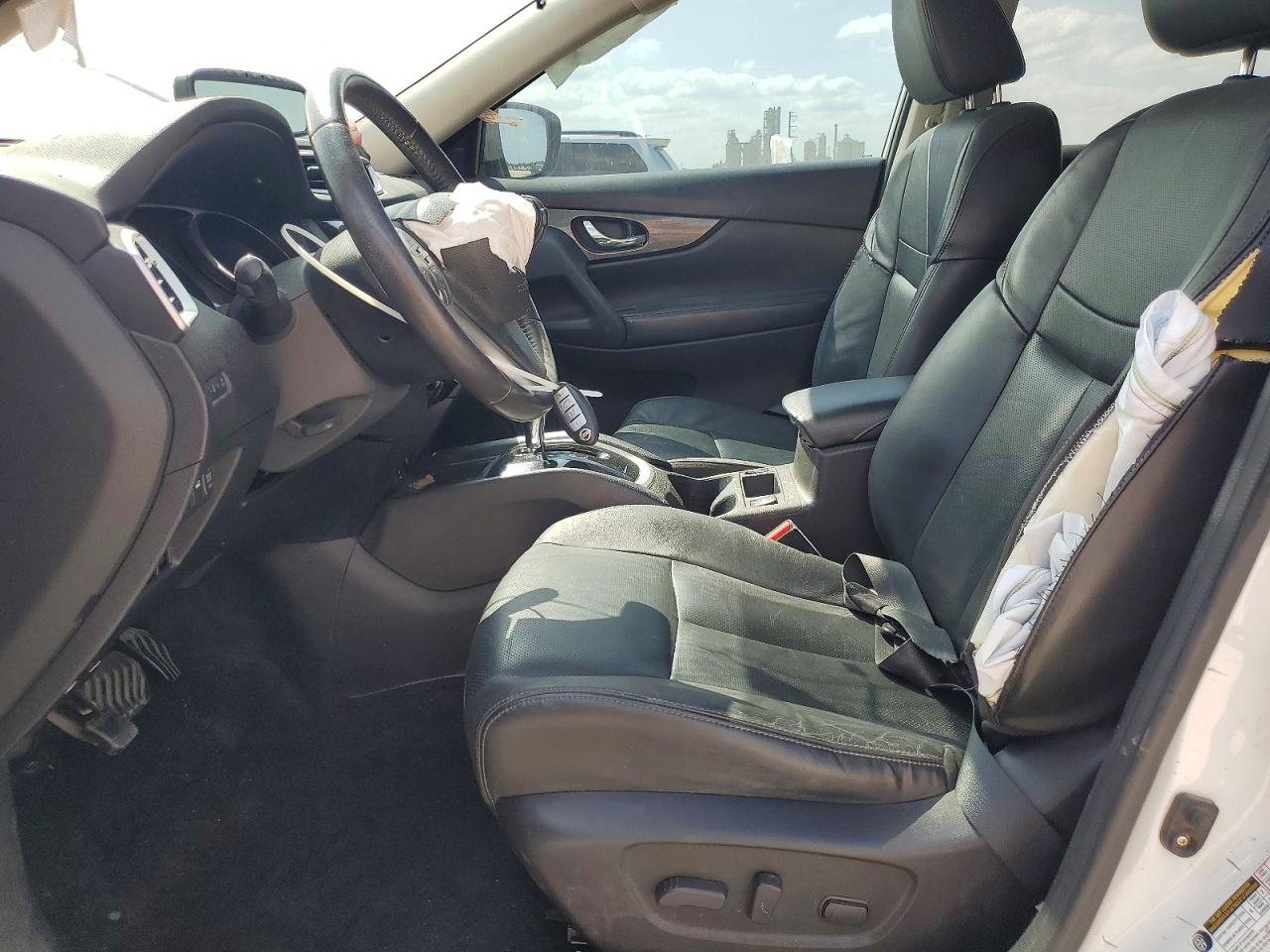 2014 Nissan Rogue S White vin: 5N1AT2MT1EC813232