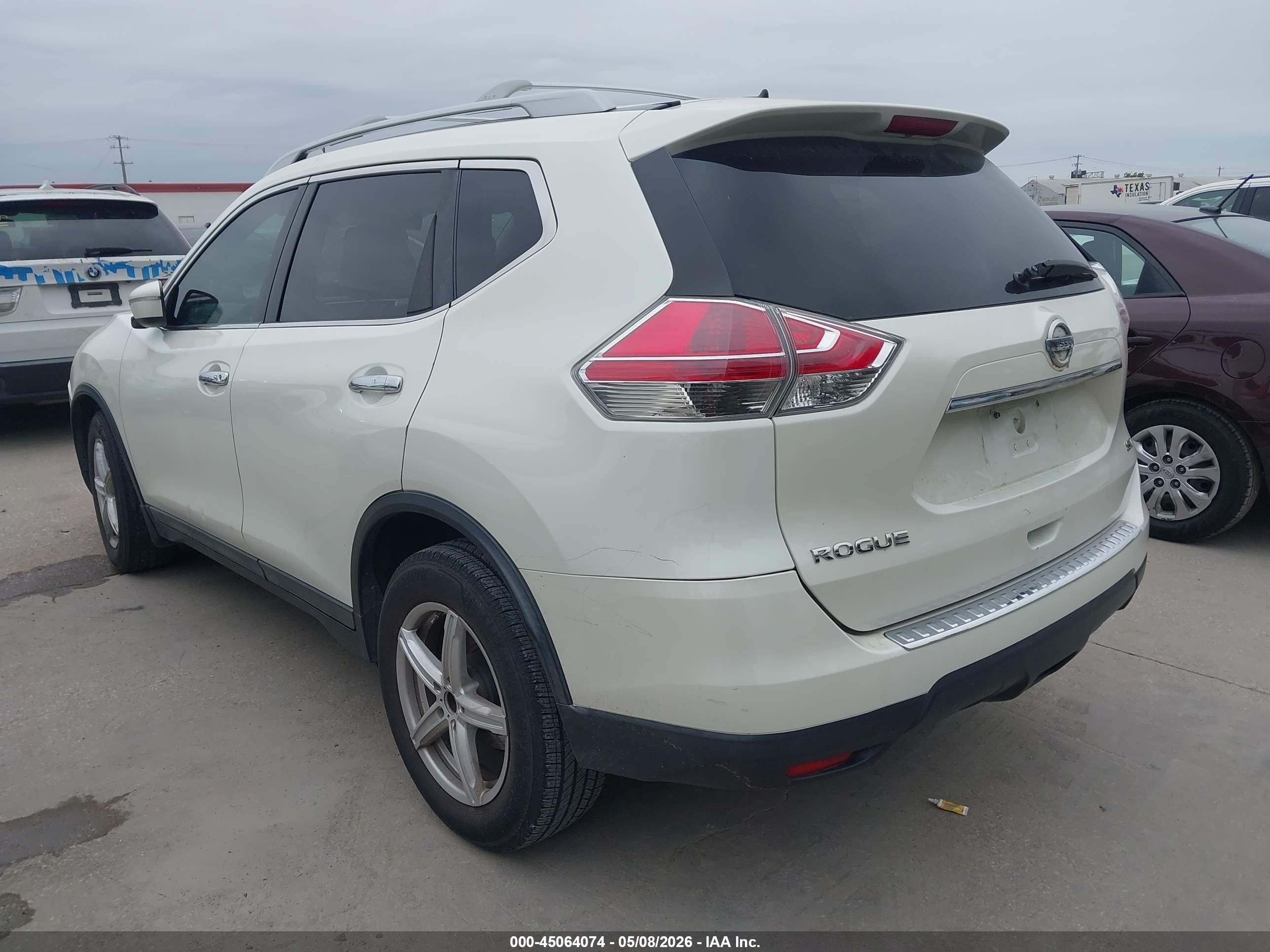 2015 Nissan Rogue Sv Cream vin: 5N1AT2MT1FC766589