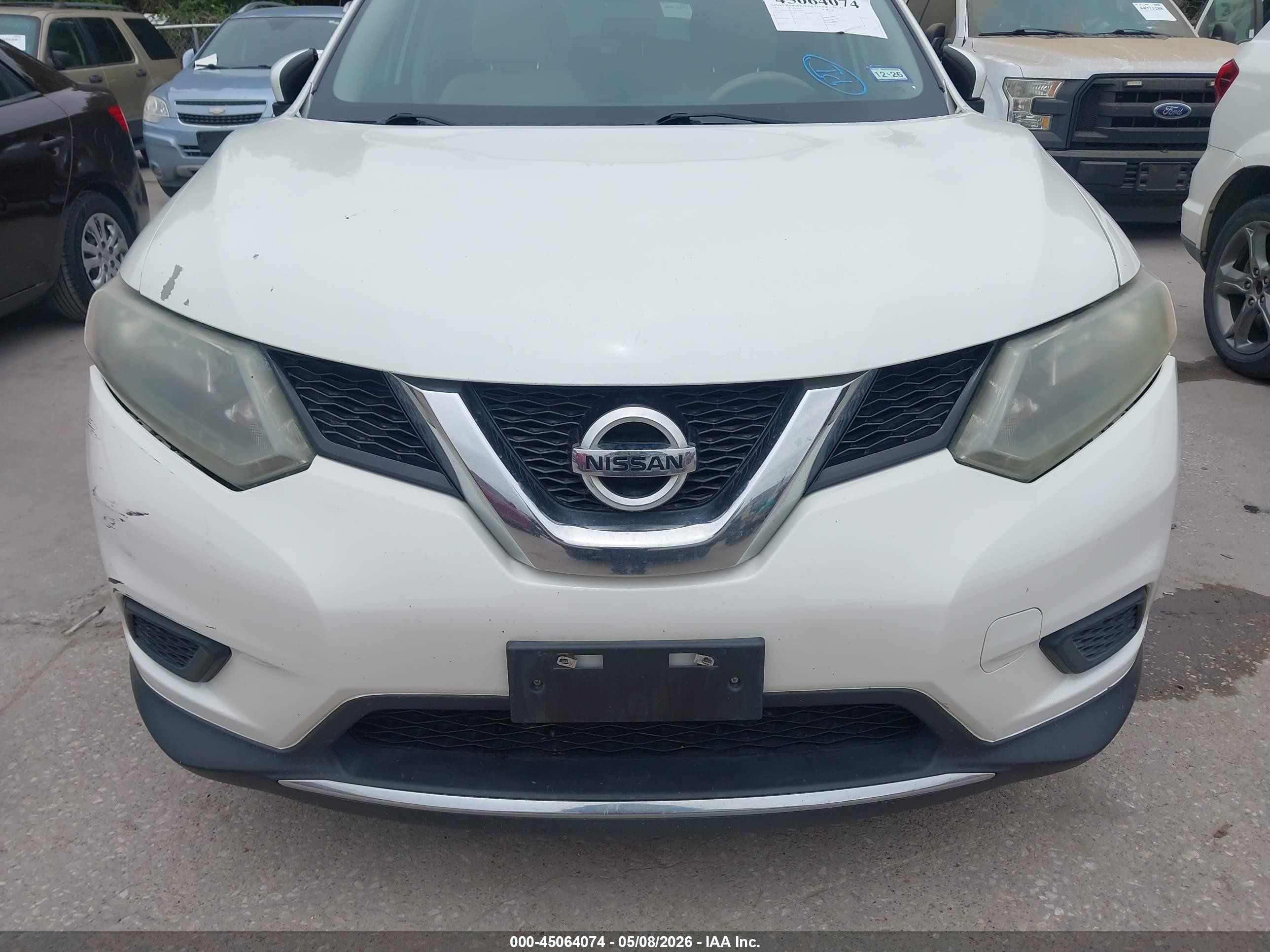 2015 Nissan Rogue Sv Cream vin: 5N1AT2MT1FC766589