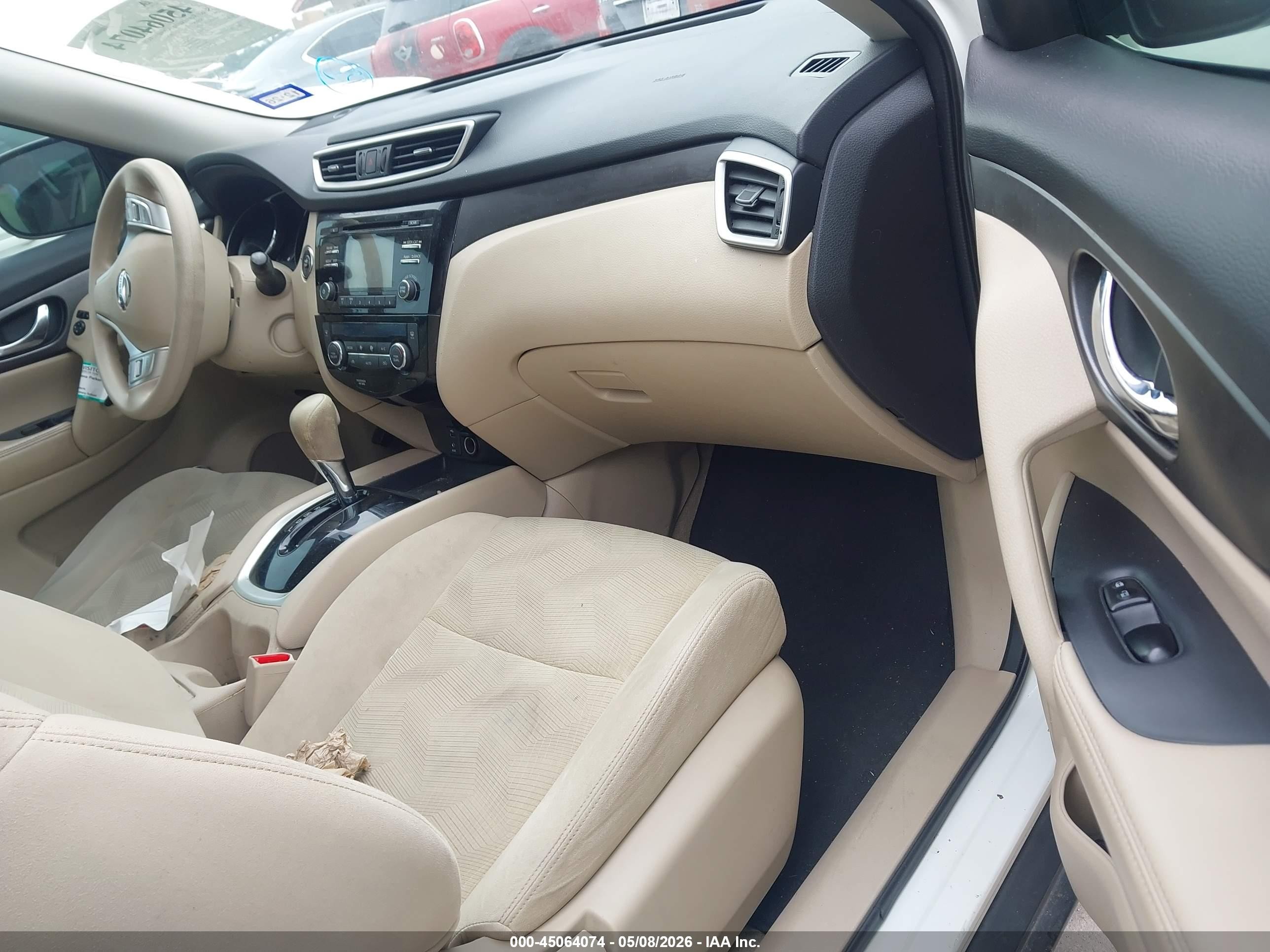 2015 Nissan Rogue Sv Cream vin: 5N1AT2MT1FC766589
