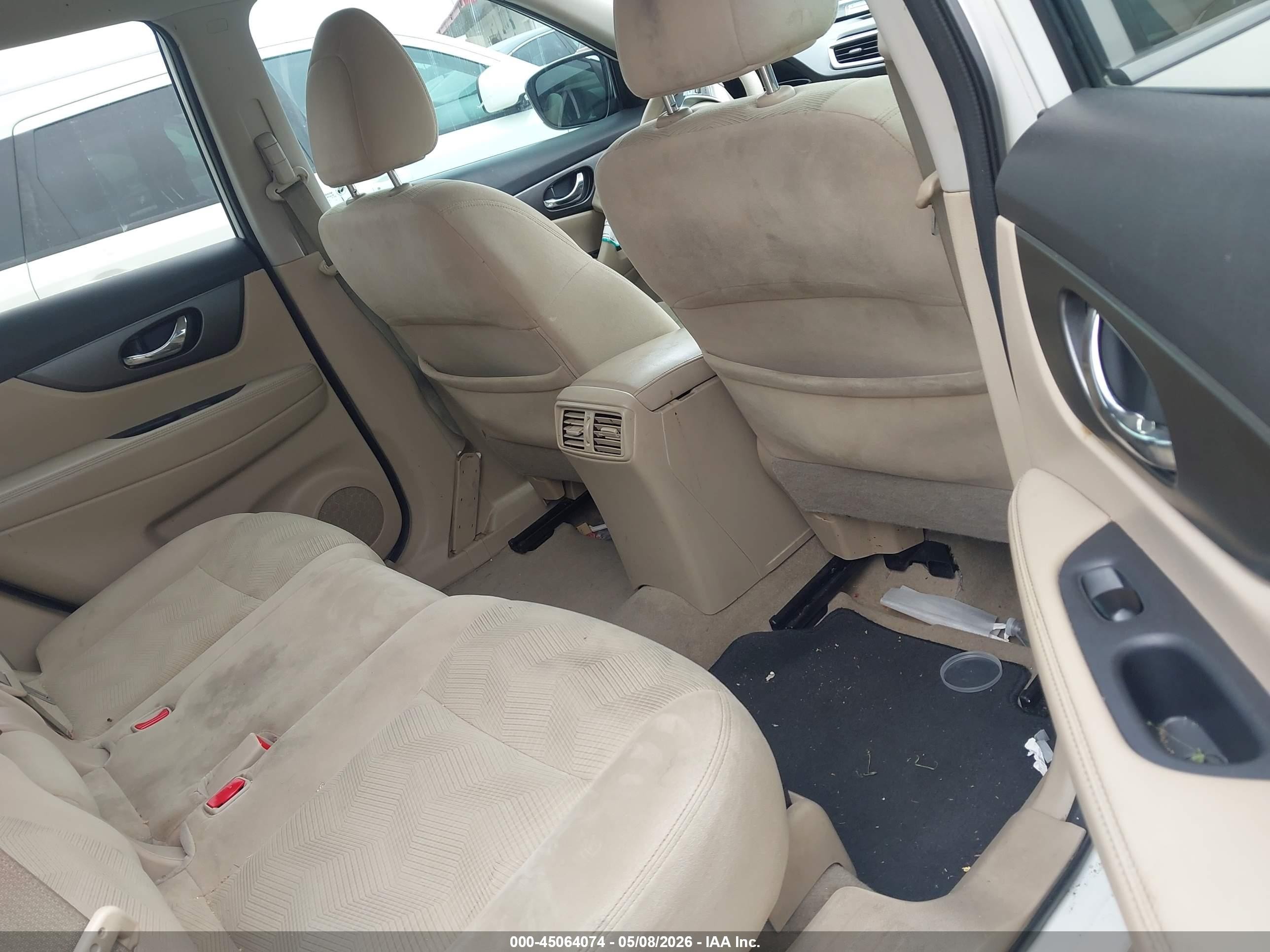 2015 Nissan Rogue Sv Cream vin: 5N1AT2MT1FC766589