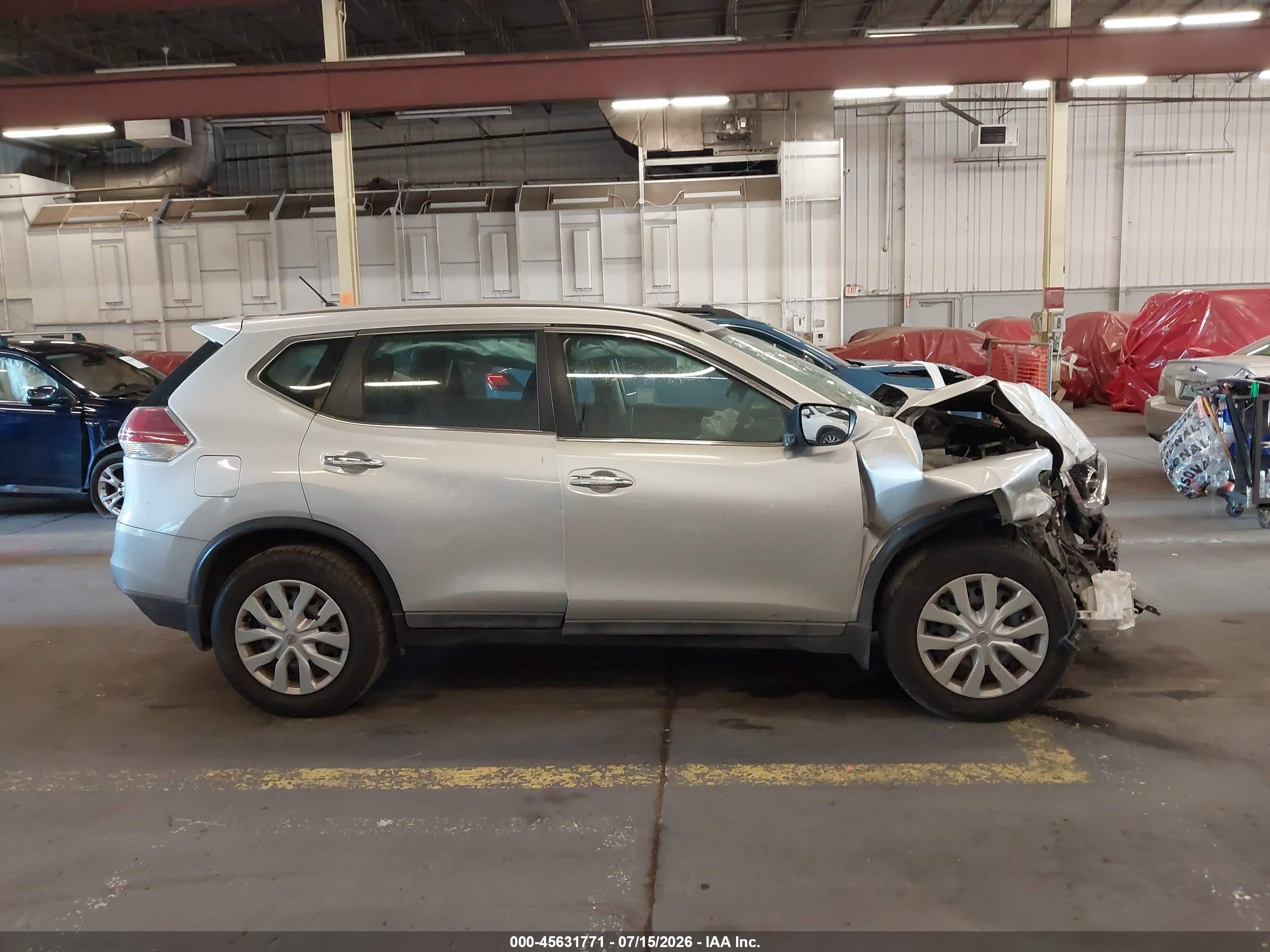 2015 Nissan Rogue S Серебряный vin: 5N1AT2MT1FC787412