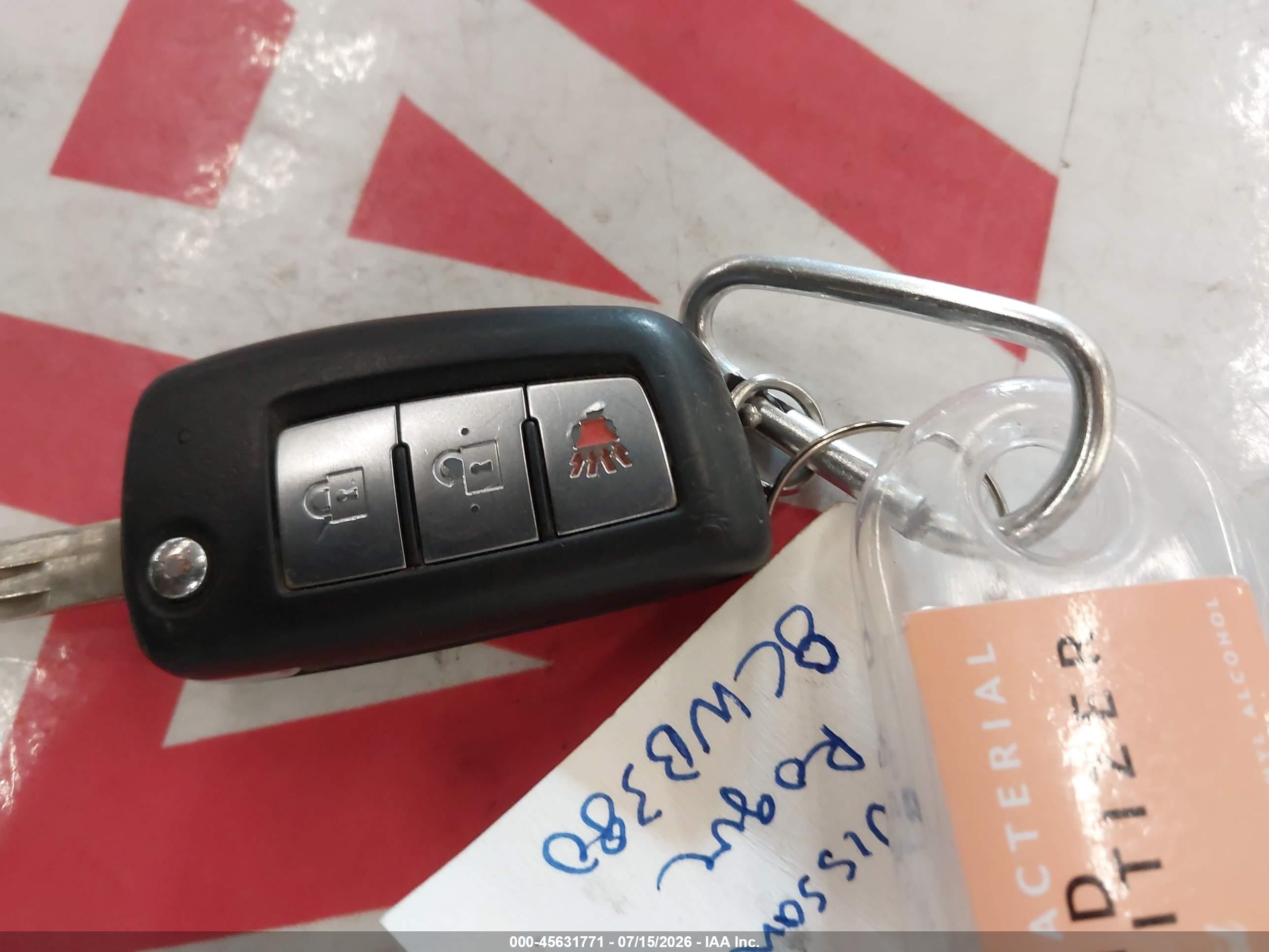 2015 Nissan Rogue S Серебряный vin: 5N1AT2MT1FC787412