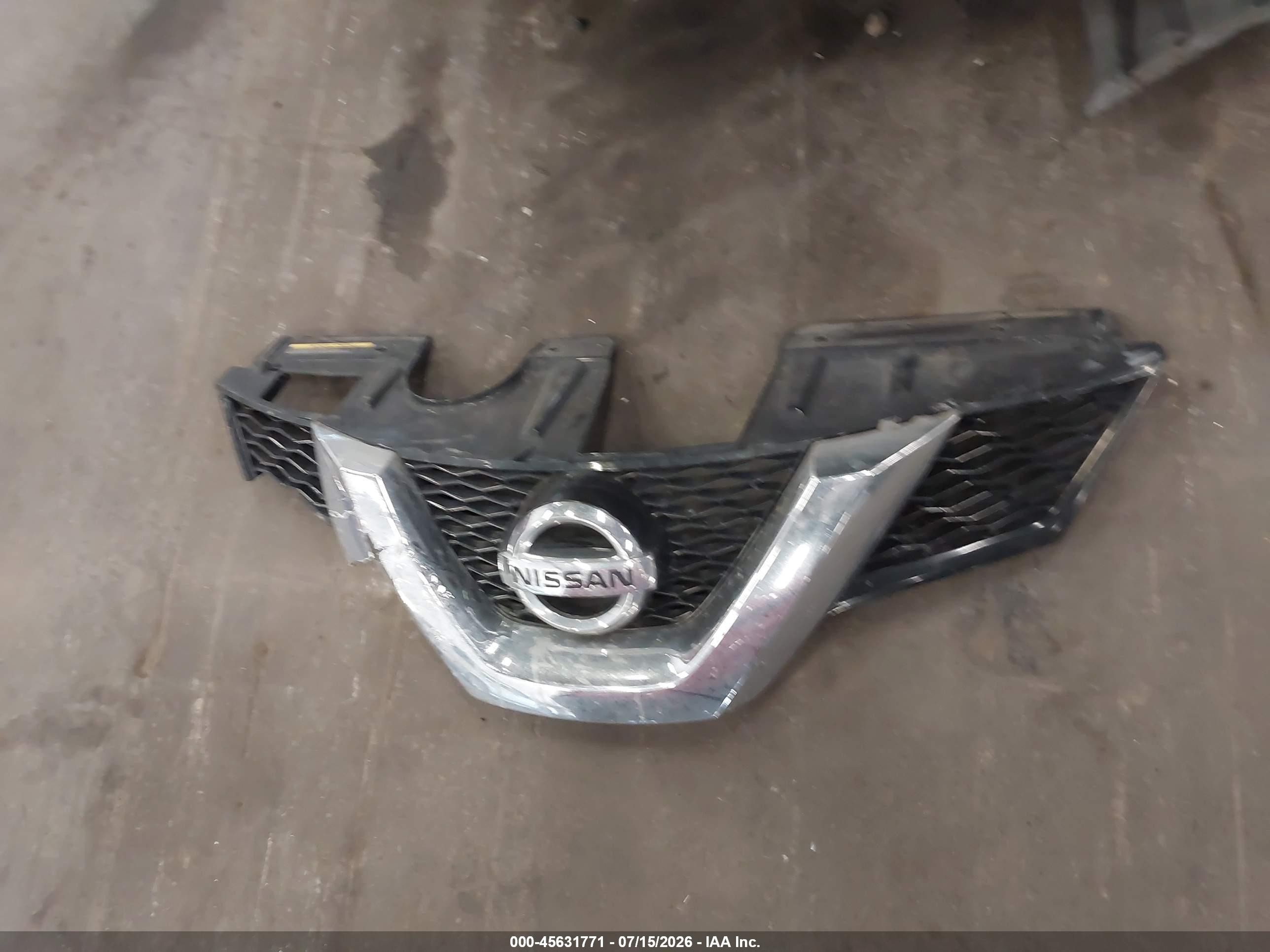 2015 Nissan Rogue S Серебряный vin: 5N1AT2MT1FC787412