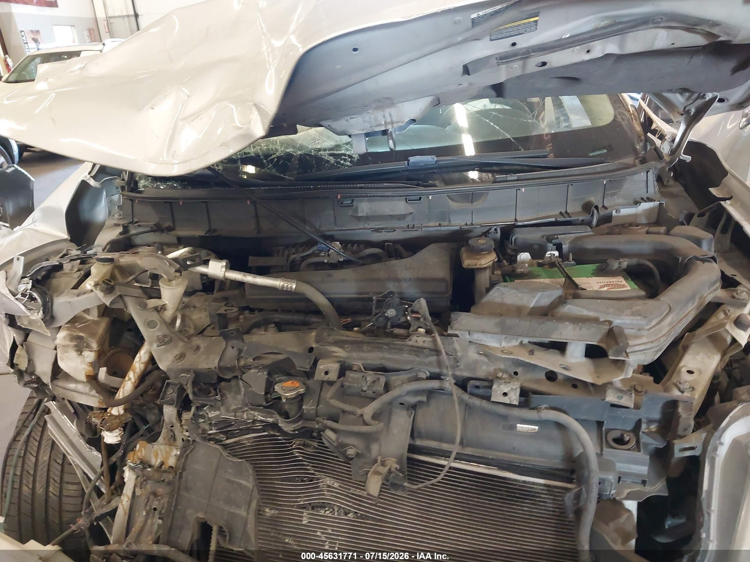 2015 Nissan Rogue S Серебряный vin: 5N1AT2MT1FC787412