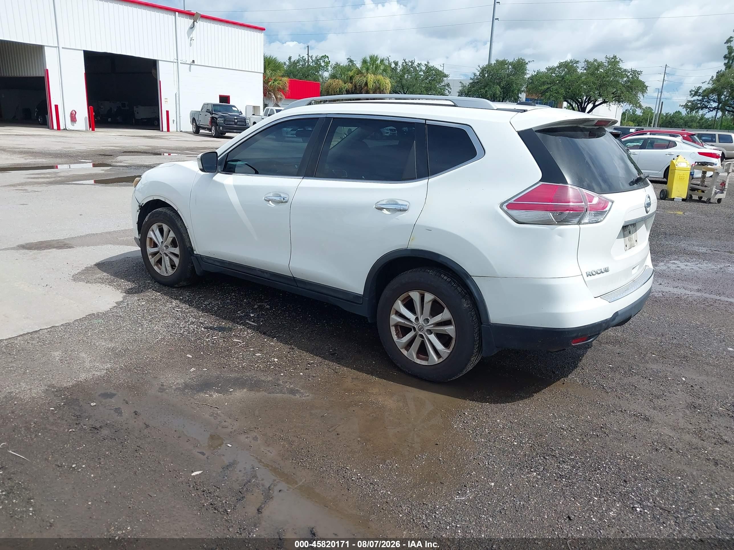2015 Nissan Rogue Sv White vin: 5N1AT2MT1FC816763