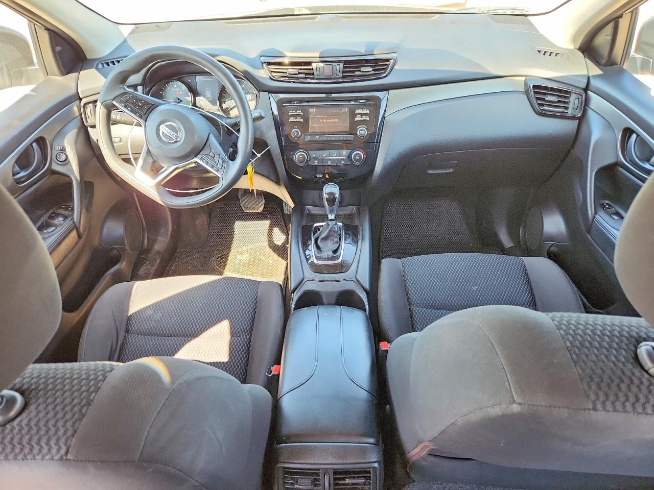2015 Nissan Rogue S Серебряный vin: 5N1AT2MT1FC841534