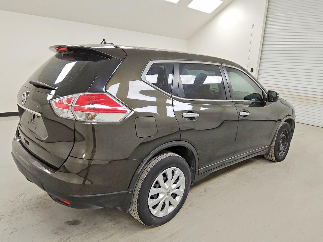 2015 Nissan Rogue S Коричневый vin: 5N1AT2MT1FC847365