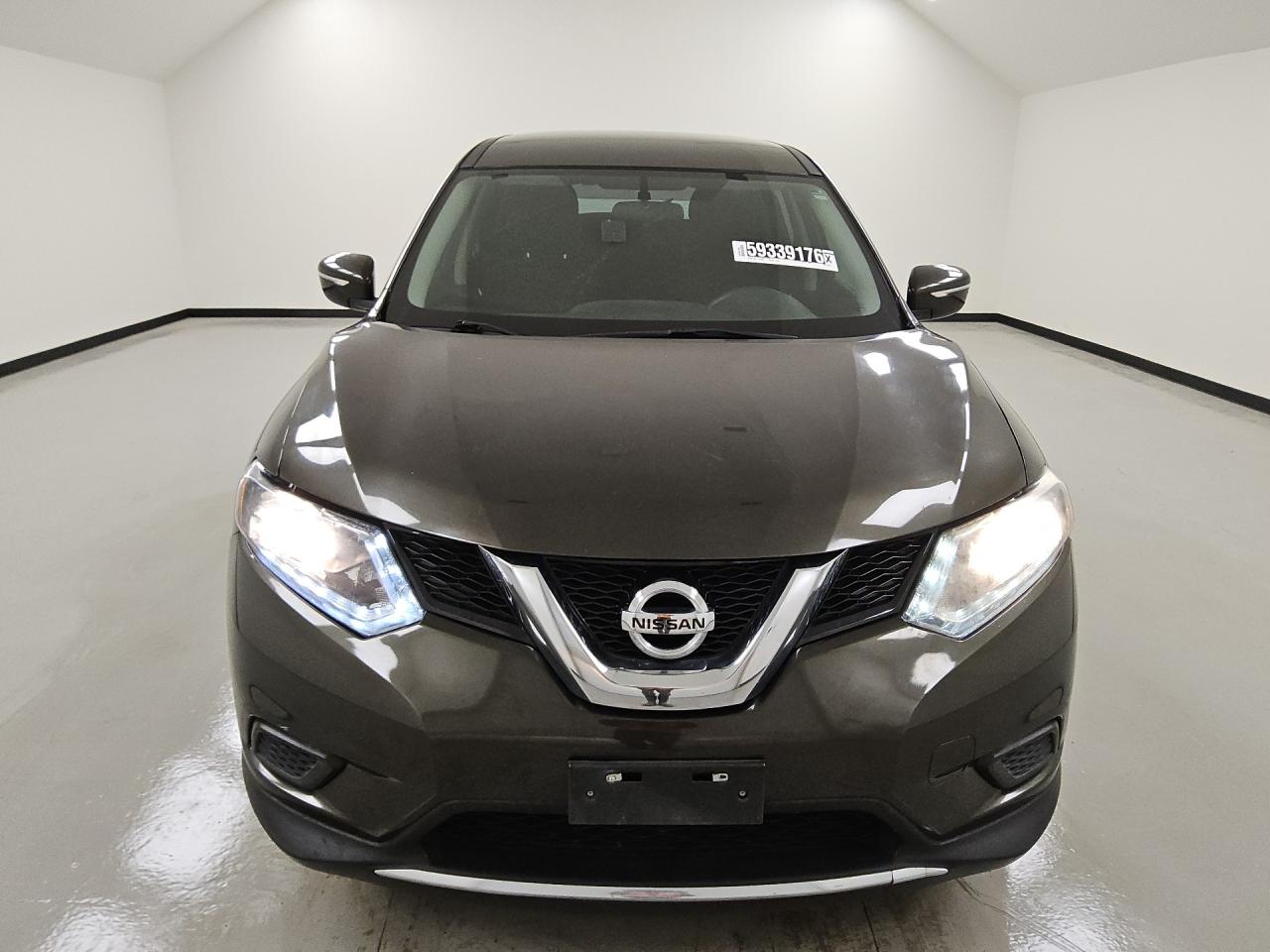2015 Nissan Rogue S Коричневый vin: 5N1AT2MT1FC847365 Damage: Left Head Lamp, Faded, Repair Required