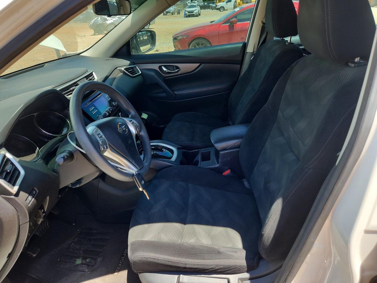2015 Nissan Rogue S White vin: 5N1AT2MT1FC861394