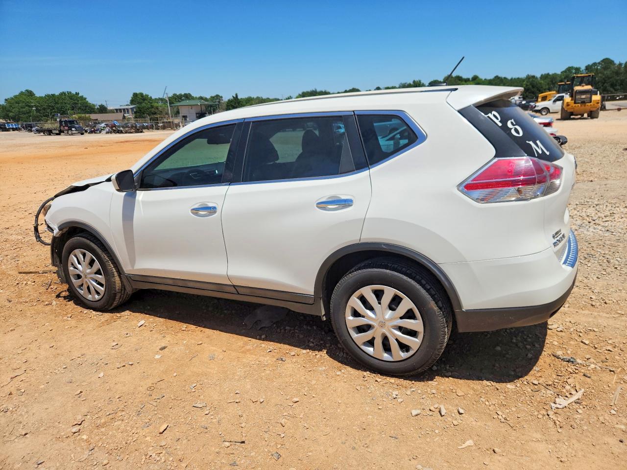 2015 Nissan Rogue S White vin: 5N1AT2MT1FC861394