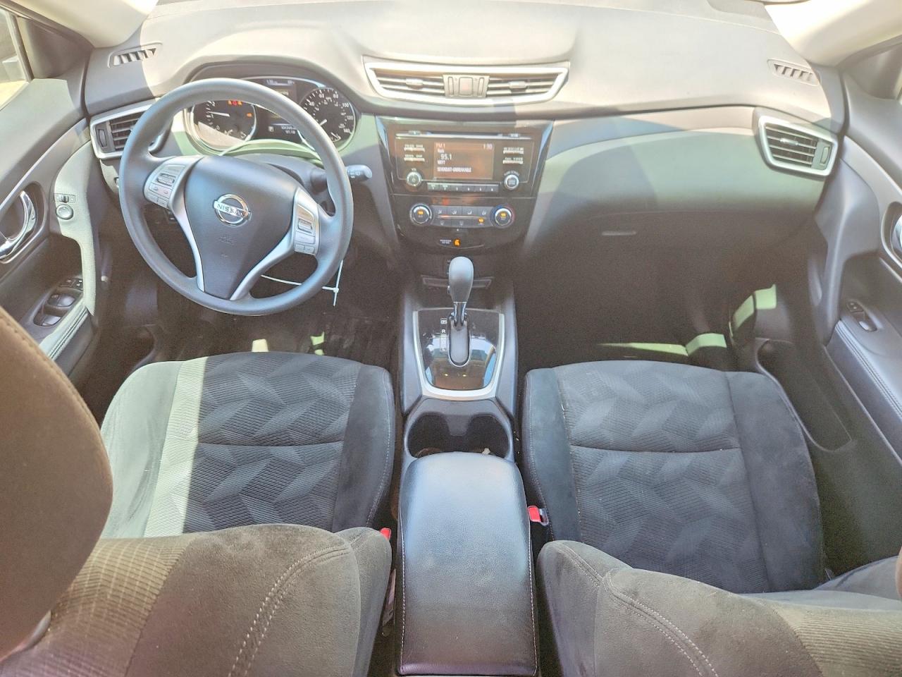 2015 Nissan Rogue S White vin: 5N1AT2MT1FC861394