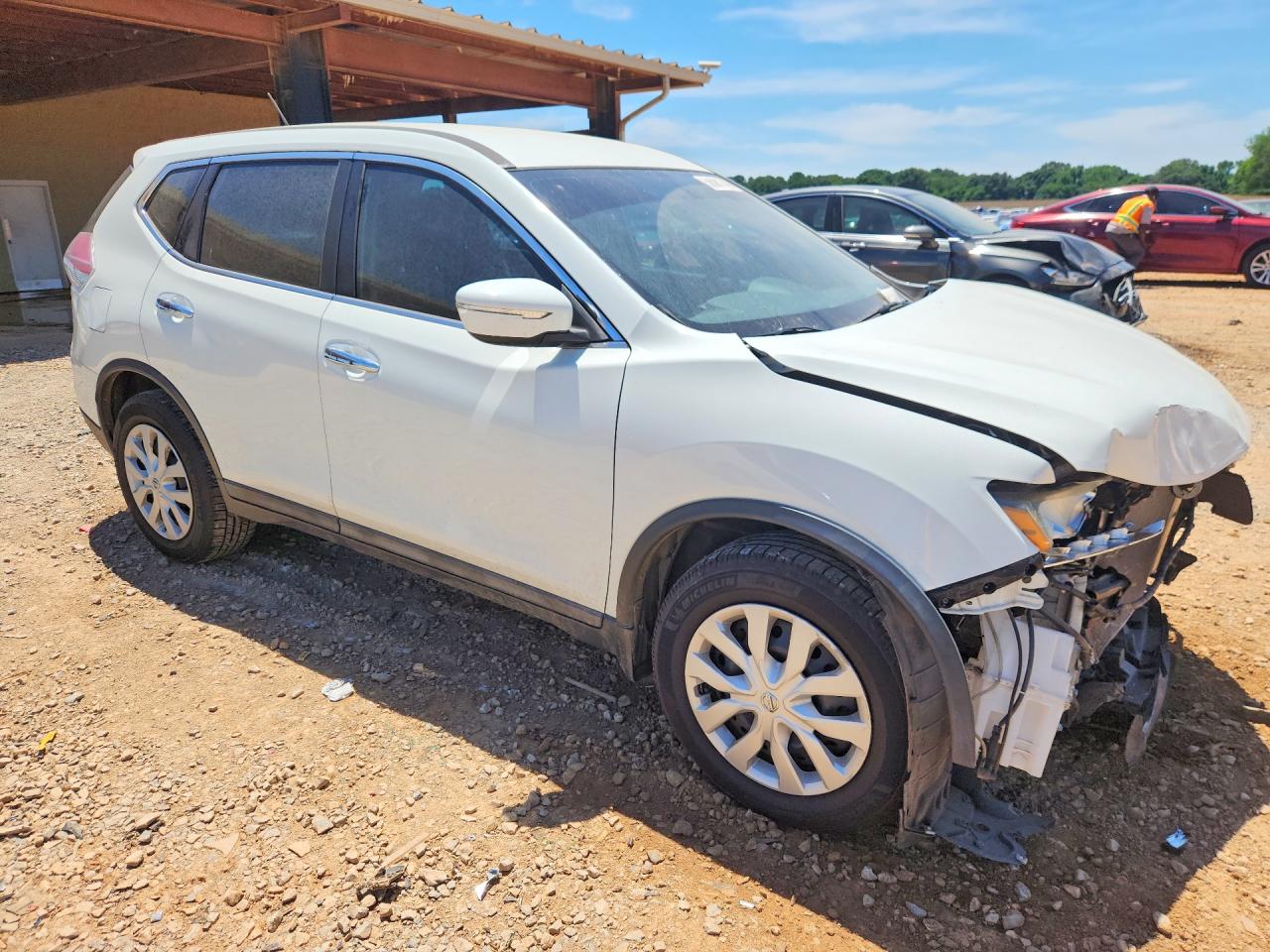 2015 Nissan Rogue S White vin: 5N1AT2MT1FC861394