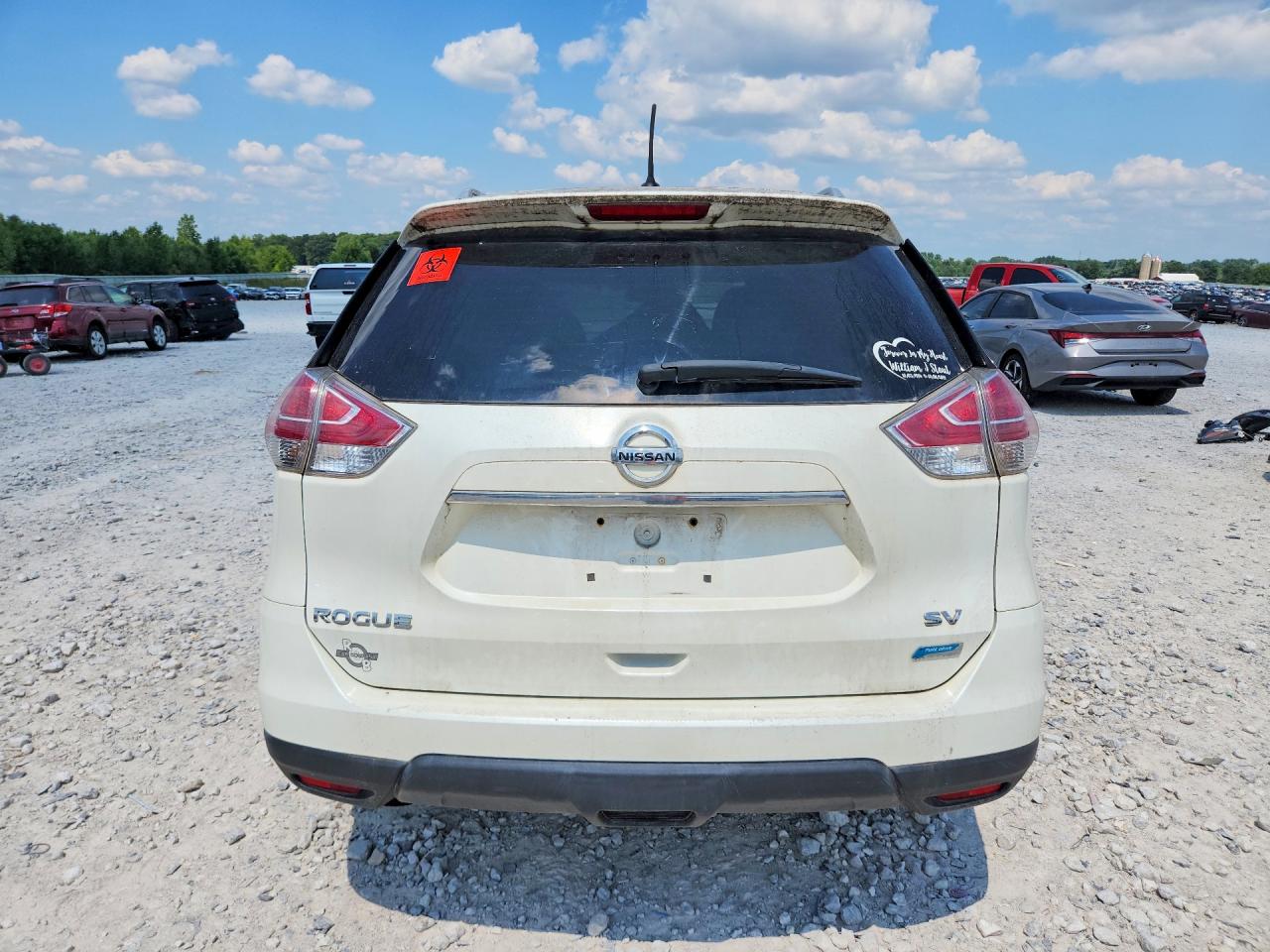 2015 Nissan Rogue S Beige vin: 5N1AT2MT1FC885890