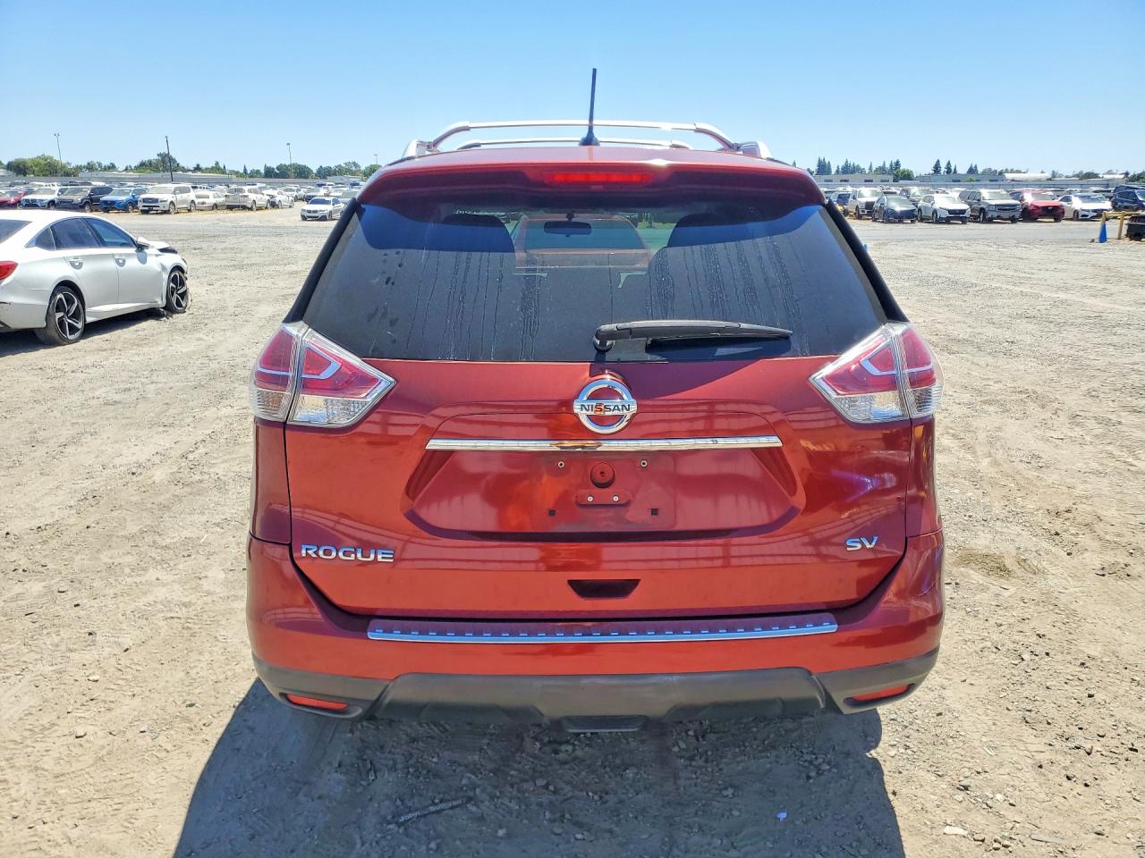 2015 Nissan Rogue Sv Red vin: 5N1AT2MT1FC886909
