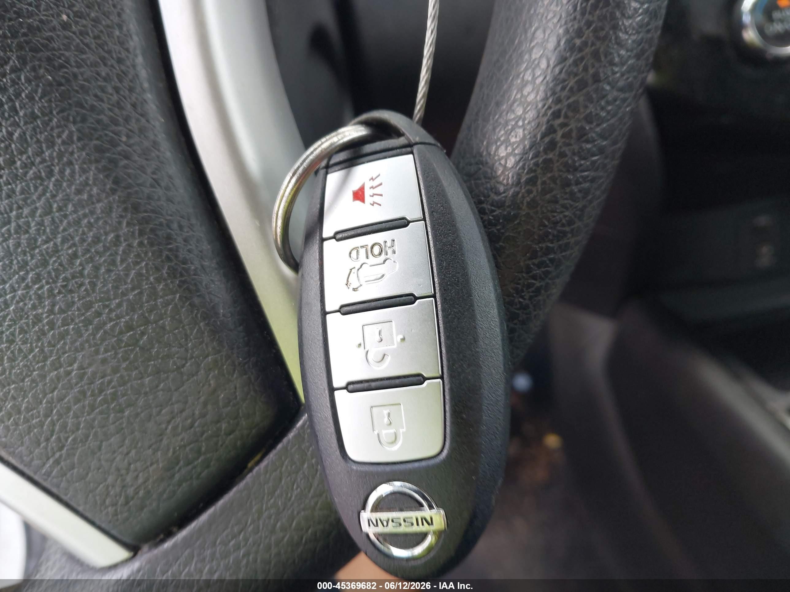 2014 Nissan Rogue Sv Silver vin: 5N1AT2MT2EC782413