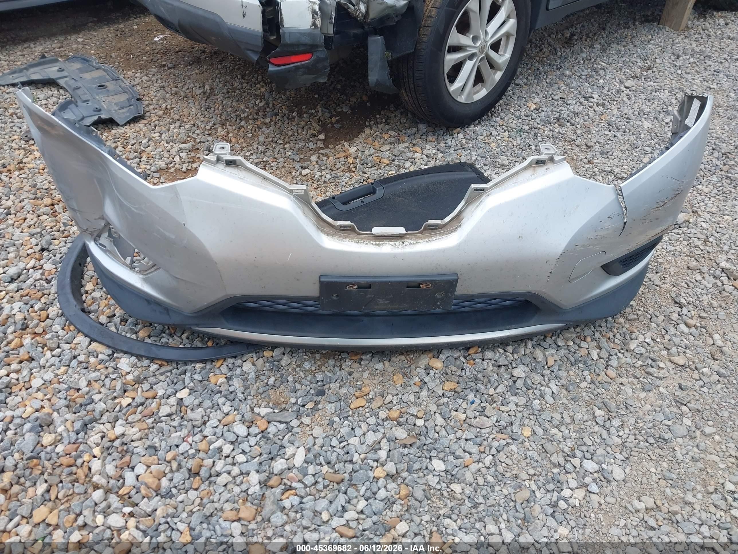2014 Nissan Rogue Sv Silver vin: 5N1AT2MT2EC782413