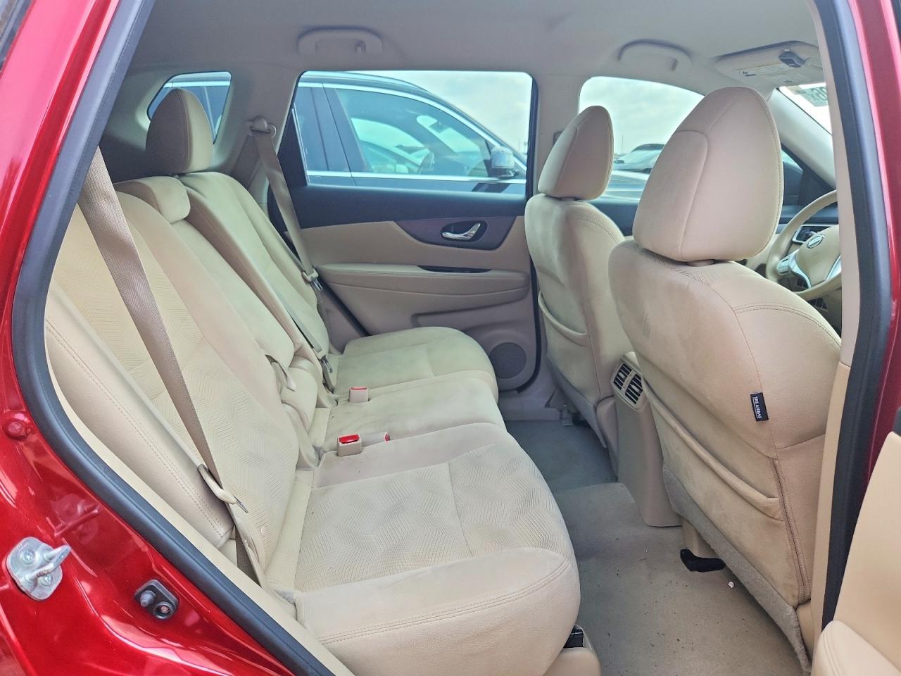 2014 Nissan Rogue S Red vin: 5N1AT2MT2EC811635