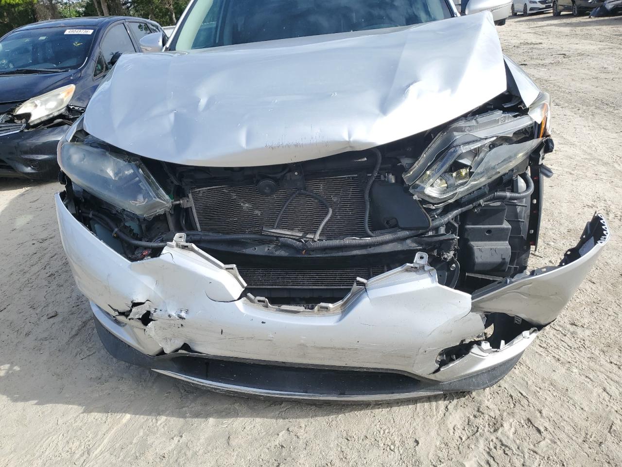 2014 Nissan Rogue Sv Серебряный vin: 5N1AT2MT2EC840729 Damage: Core Support, Broken, Replacement Required