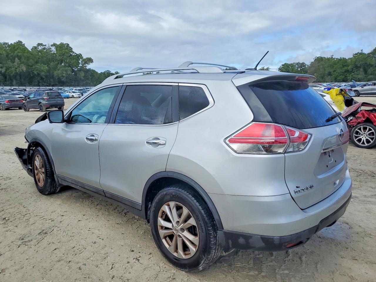 2014 Nissan Rogue Sv Серебряный vin: 5N1AT2MT2EC840729