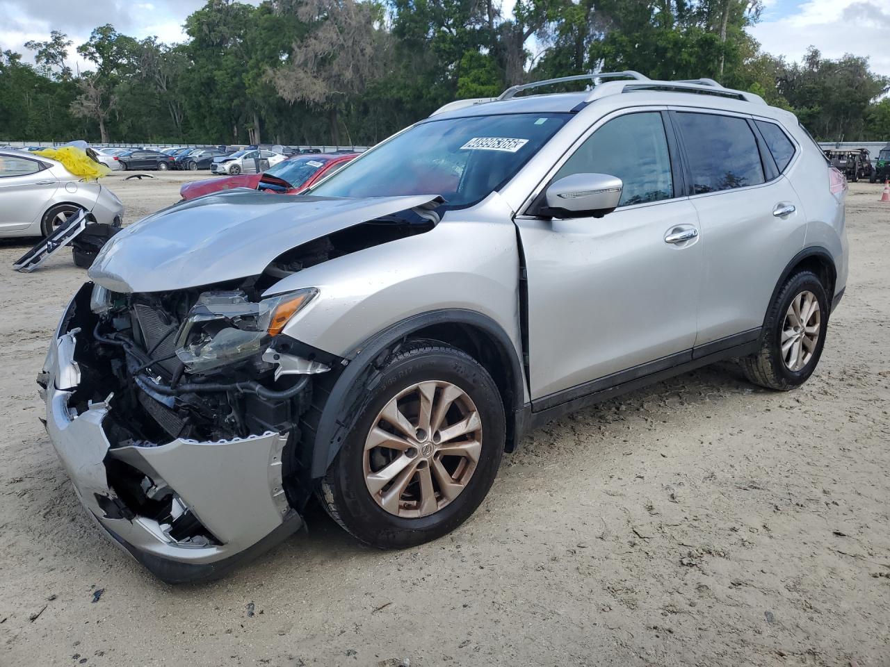 2014 Nissan Rogue Sv Серебряный vin: 5N1AT2MT2EC840729 Damage: Left Front Fender, Dent(S) W/No Paint Dmg, > 12 Inches