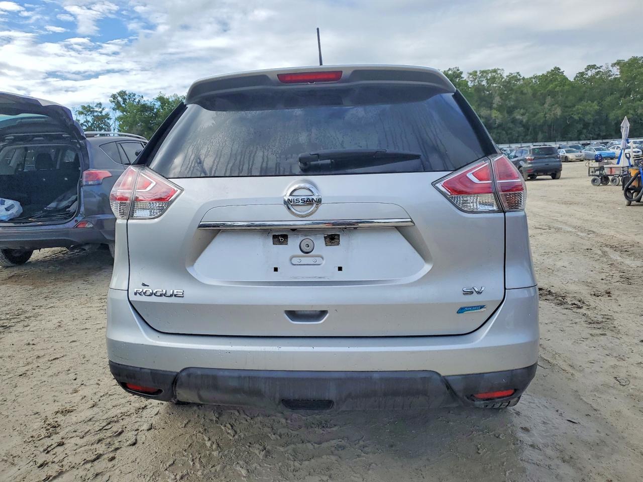 2014 Nissan Rogue Sv Серебряный vin: 5N1AT2MT2EC840729