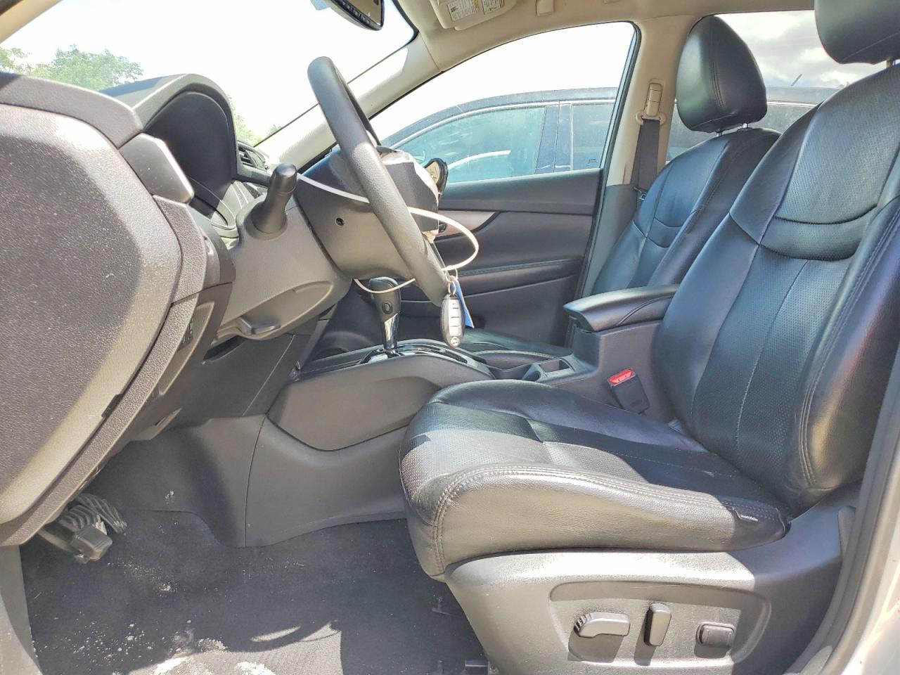 2014 Nissan Rogue Sv Серебряный vin: 5N1AT2MT2EC840729