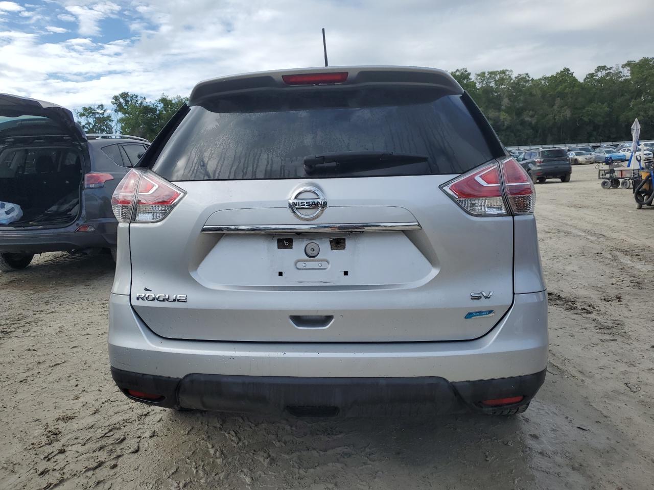 2014 Nissan Rogue Sv Серебряный vin: 5N1AT2MT2EC840729 Damage: Rear Bumper, Chipped, 10 Or More