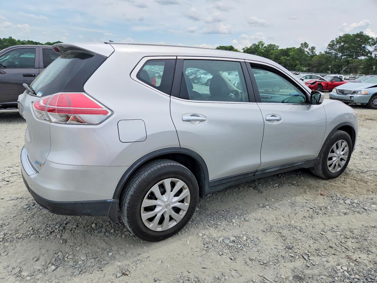 2014 Nissan Rogue S Silver vin: 5N1AT2MT2EC843579