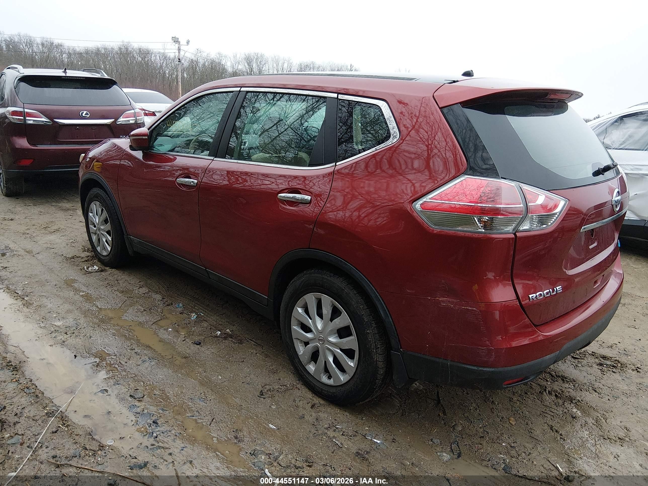 2015 Nissan Rogue S Maroon vin: 5N1AT2MT2FC787998