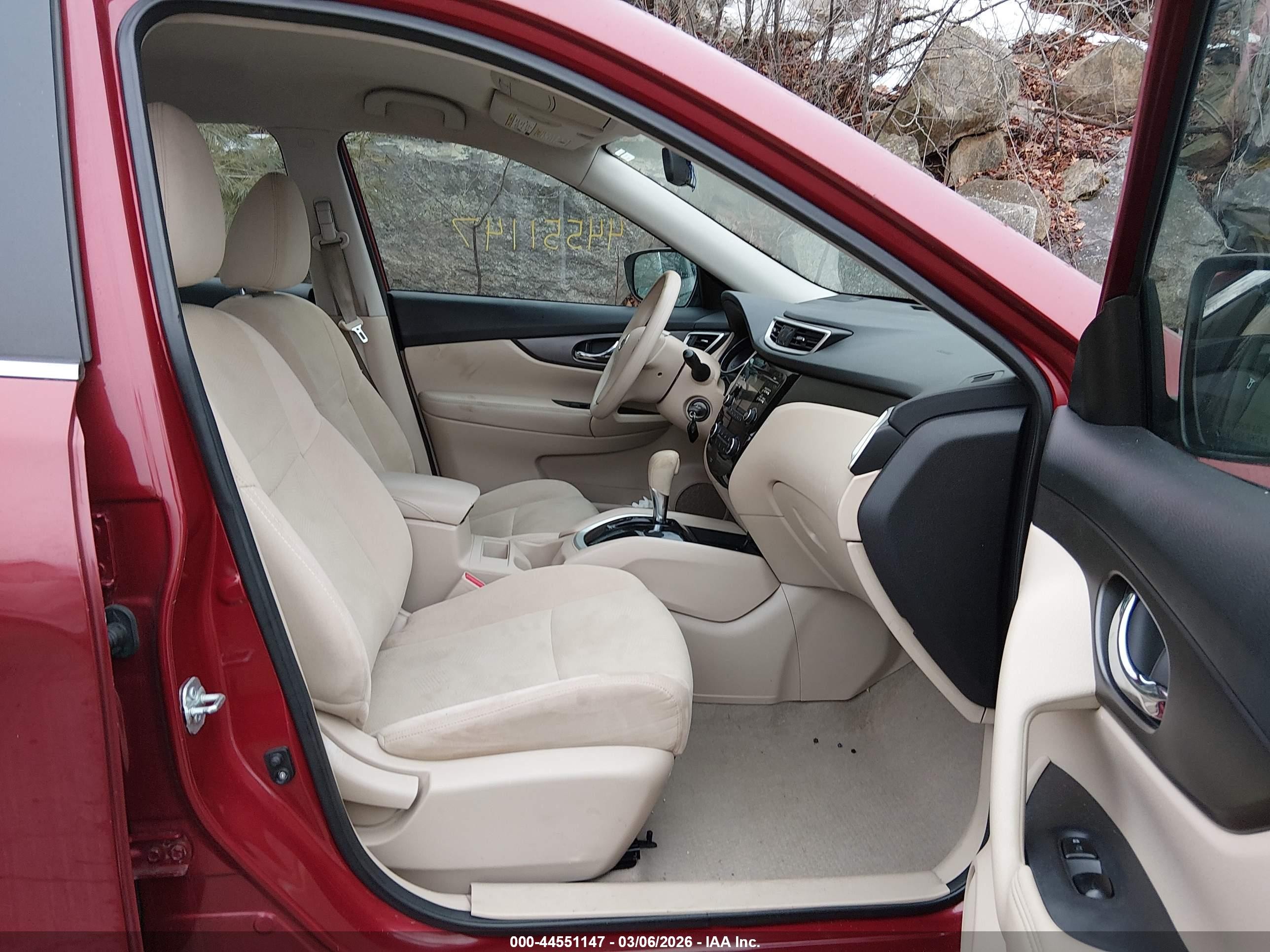 2015 Nissan Rogue S Maroon vin: 5N1AT2MT2FC787998