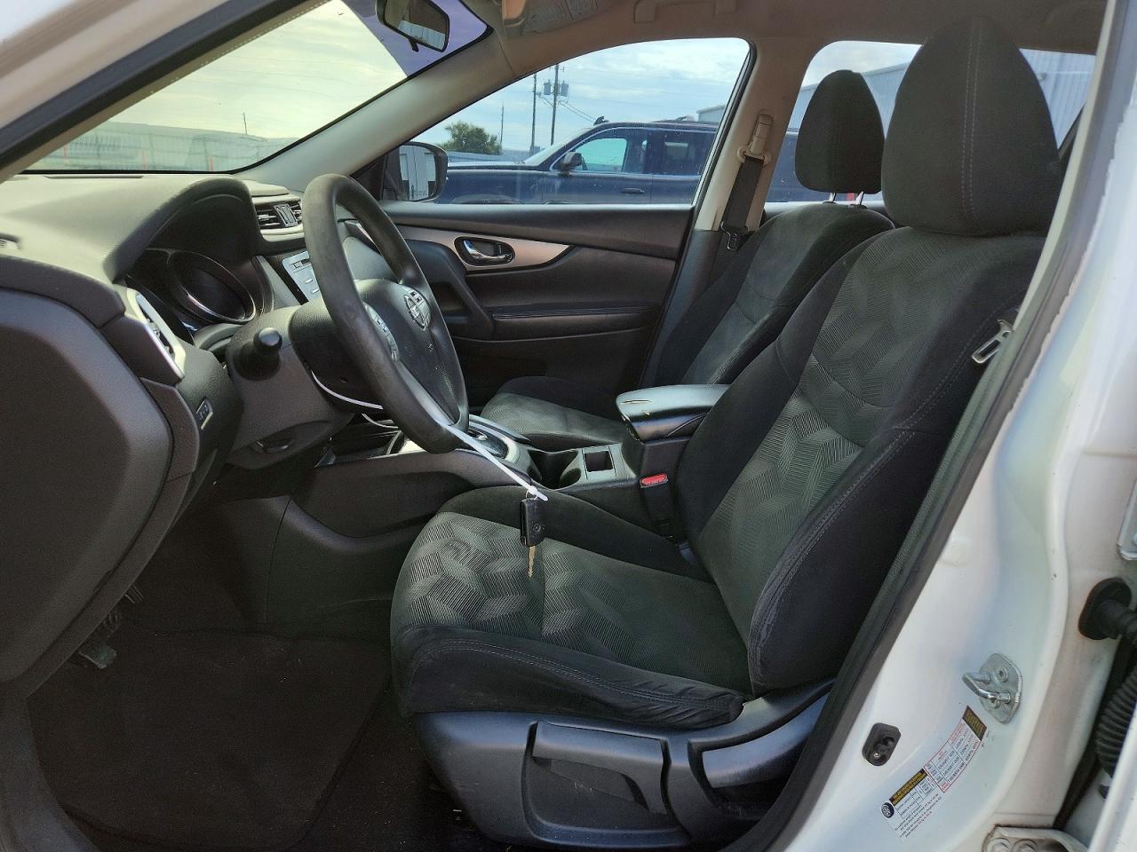 2015 Nissan Rogue S Белый vin: 5N1AT2MT2FC861209