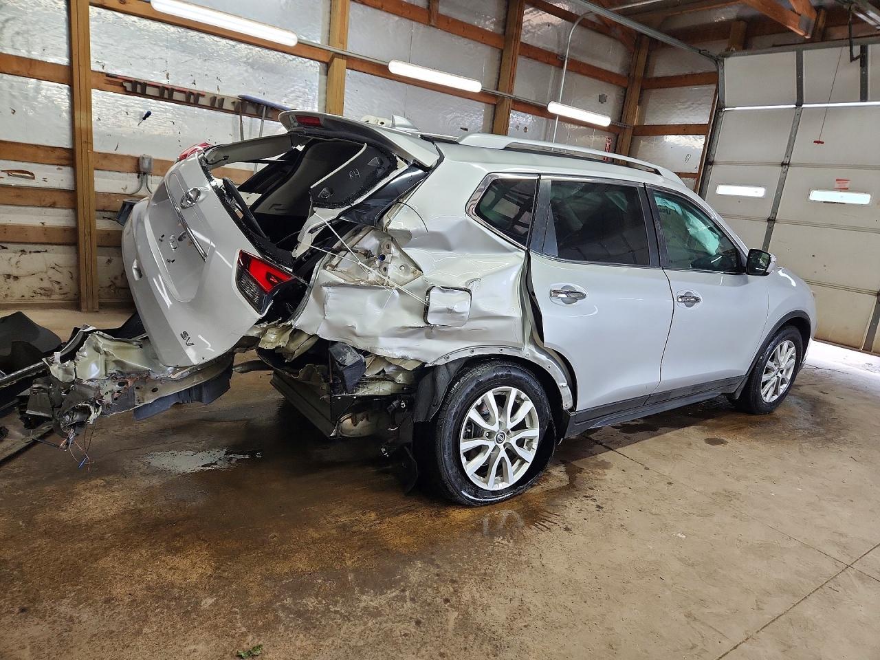 2017 Nissan Rogue Sv Silver vin: 5N1AT2MT2HC745432