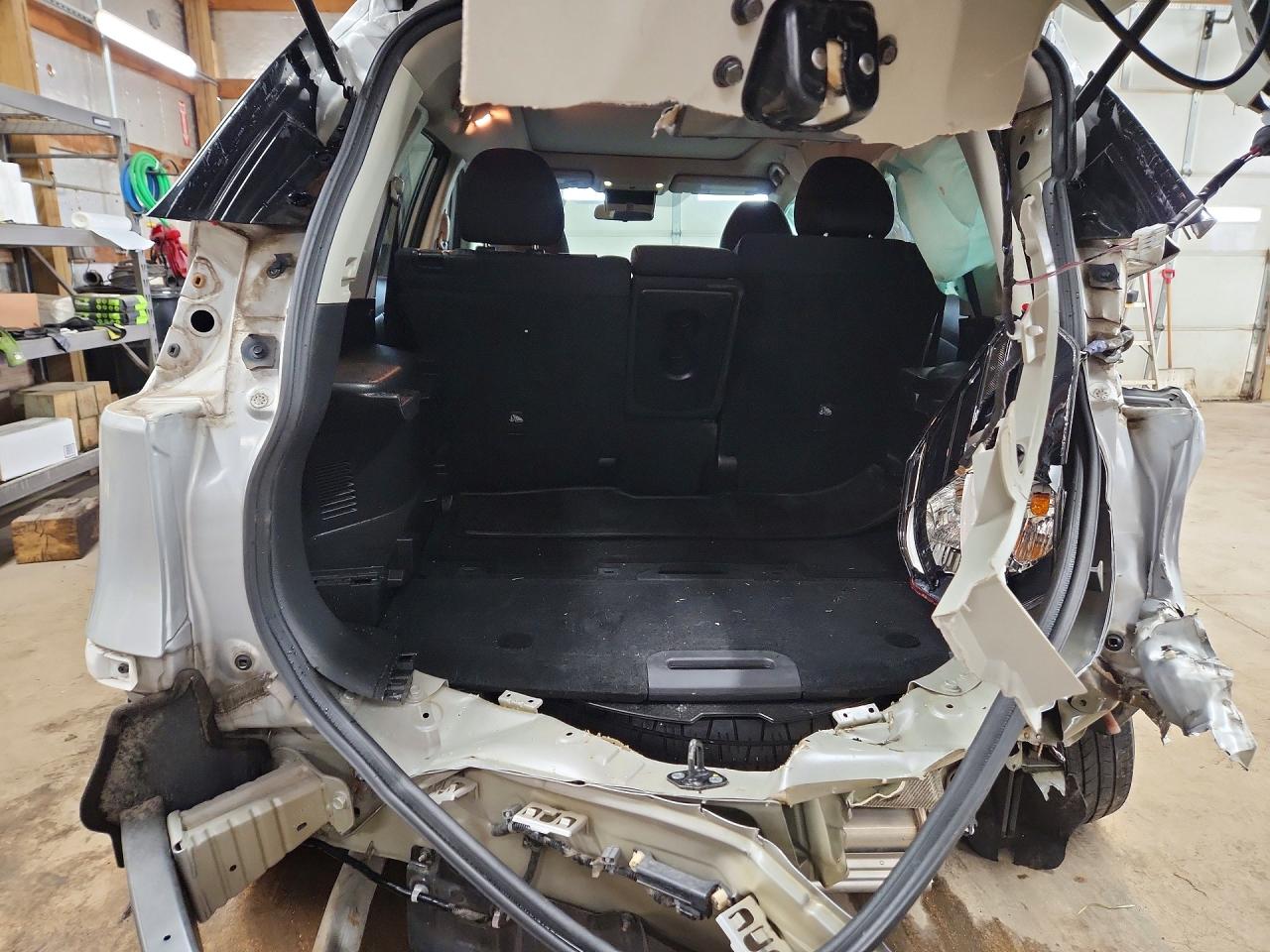 2017 Nissan Rogue Sv Silver vin: 5N1AT2MT2HC745432
