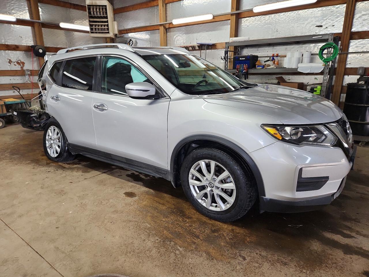 2017 Nissan Rogue Sv Silver vin: 5N1AT2MT2HC745432
