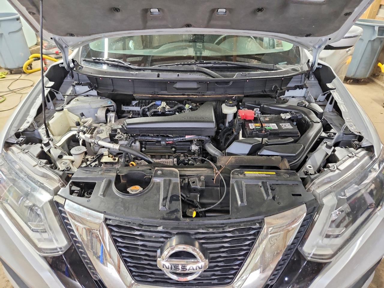 2017 Nissan Rogue Sv Silver vin: 5N1AT2MT2HC745432