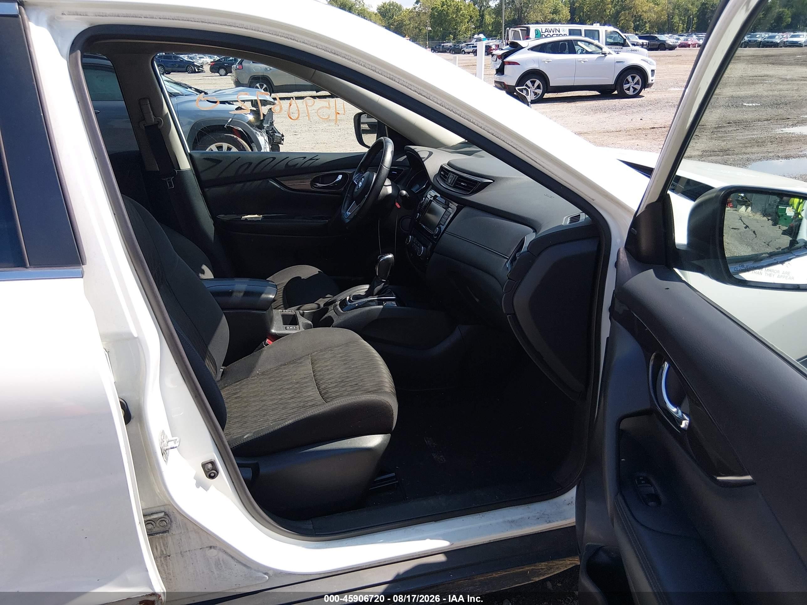 2018 Nissan Rogue Sv White vin: 5N1AT2MT2JC788447