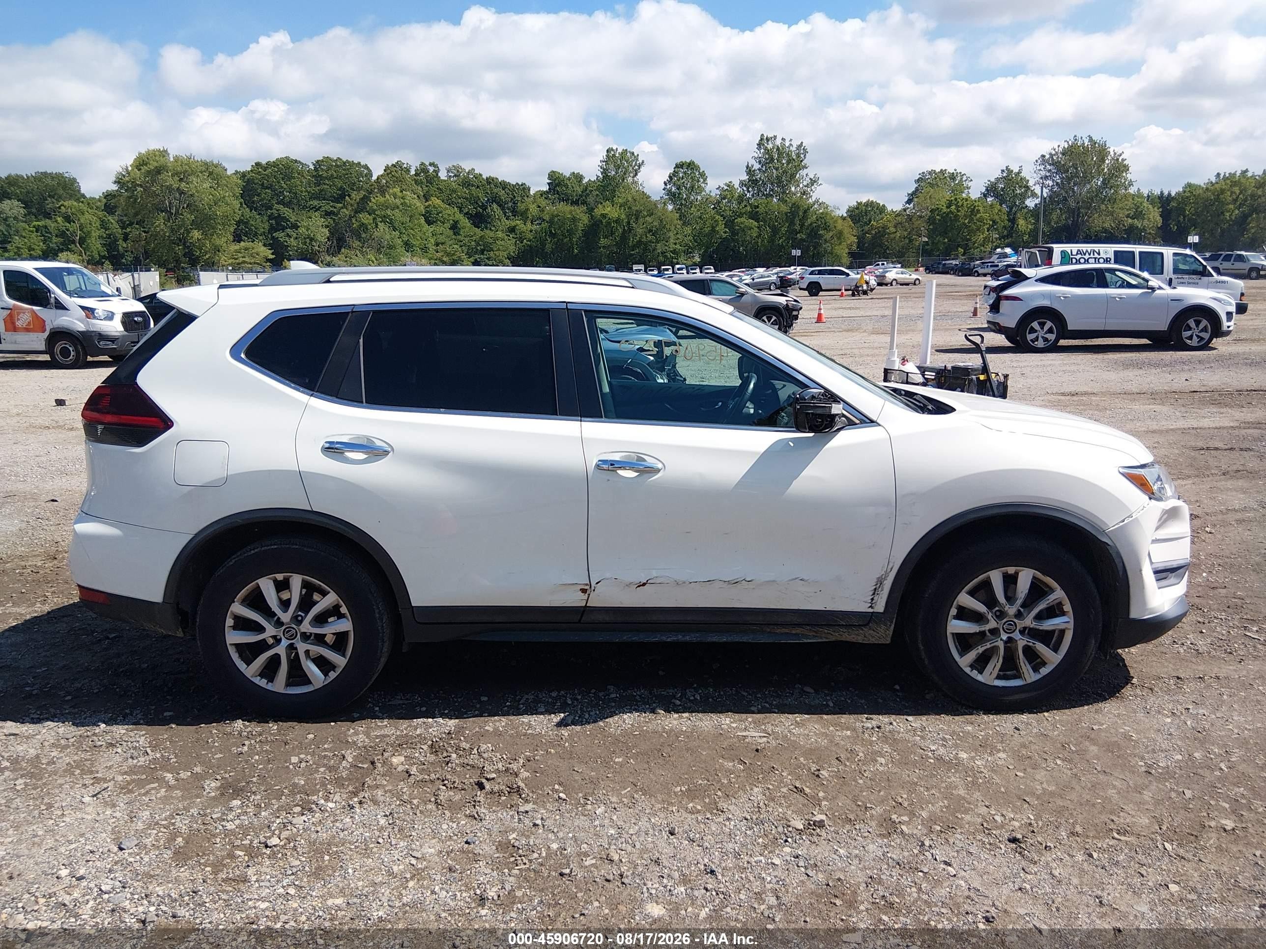 2018 Nissan Rogue Sv White vin: 5N1AT2MT2JC788447
