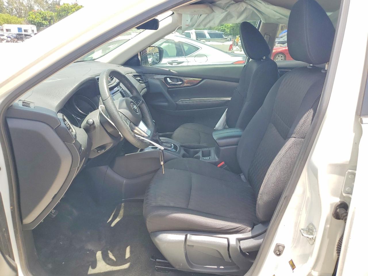 2019 Nissan Rogue S White vin: 5N1AT2MT2KC796534