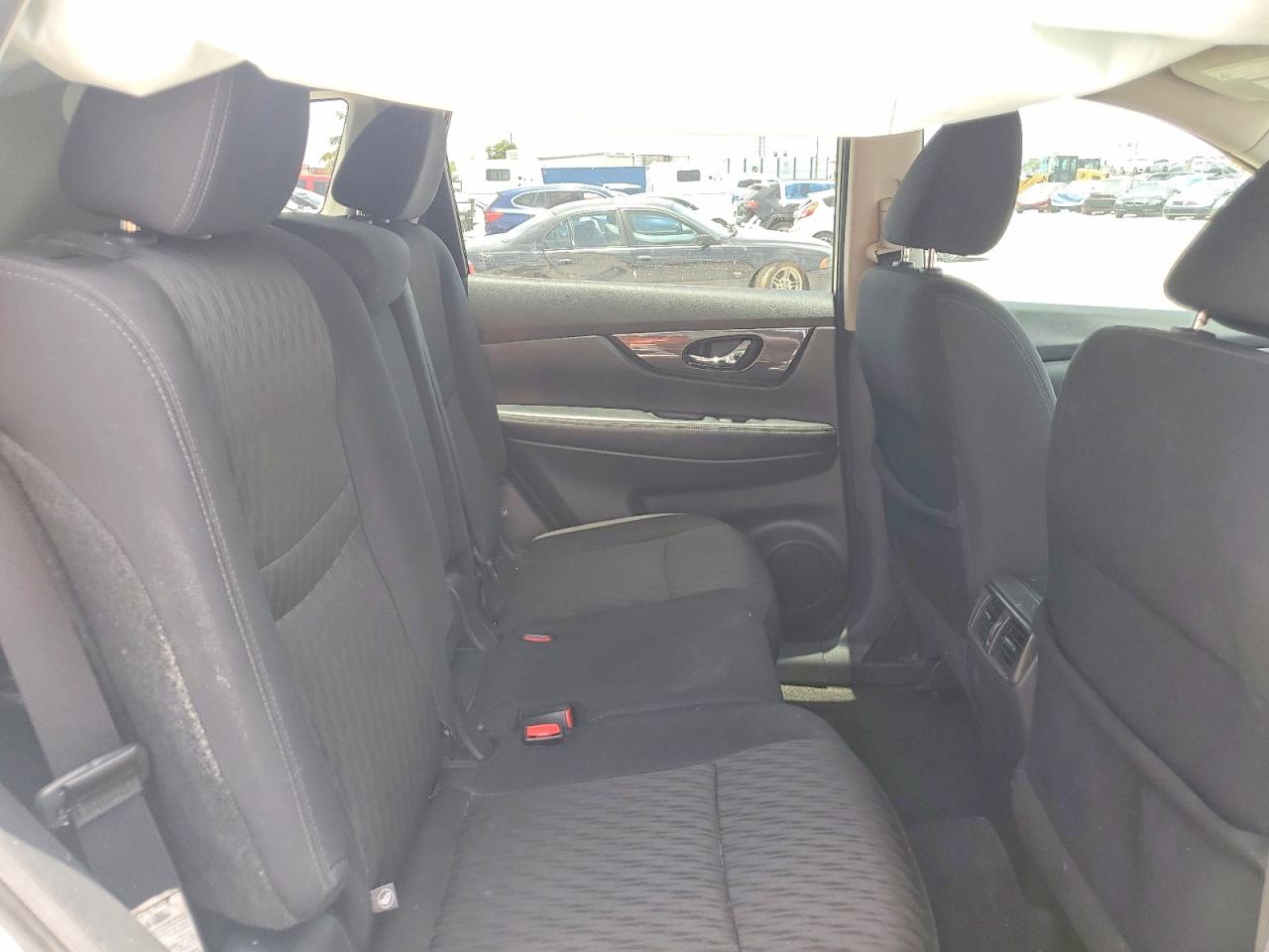 2019 Nissan Rogue S White vin: 5N1AT2MT2KC796534