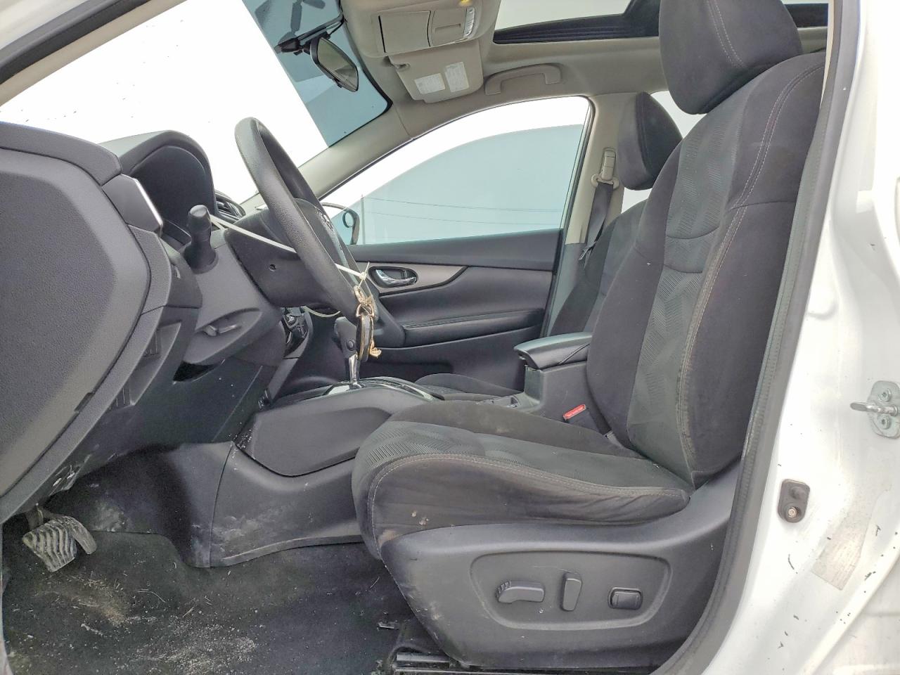 2014 Nissan Rogue S Белый vin: 5N1AT2MT3EC798264