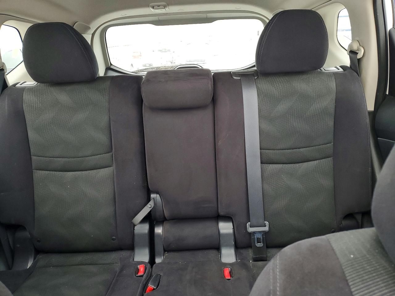 2014 Nissan Rogue S Белый vin: 5N1AT2MT3EC798264