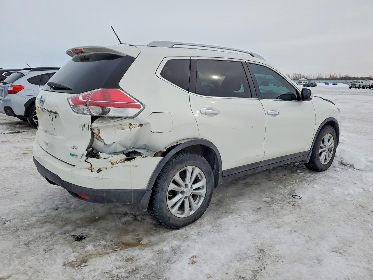 2014 Nissan Rogue S Белый vin: 5N1AT2MT3EC798264