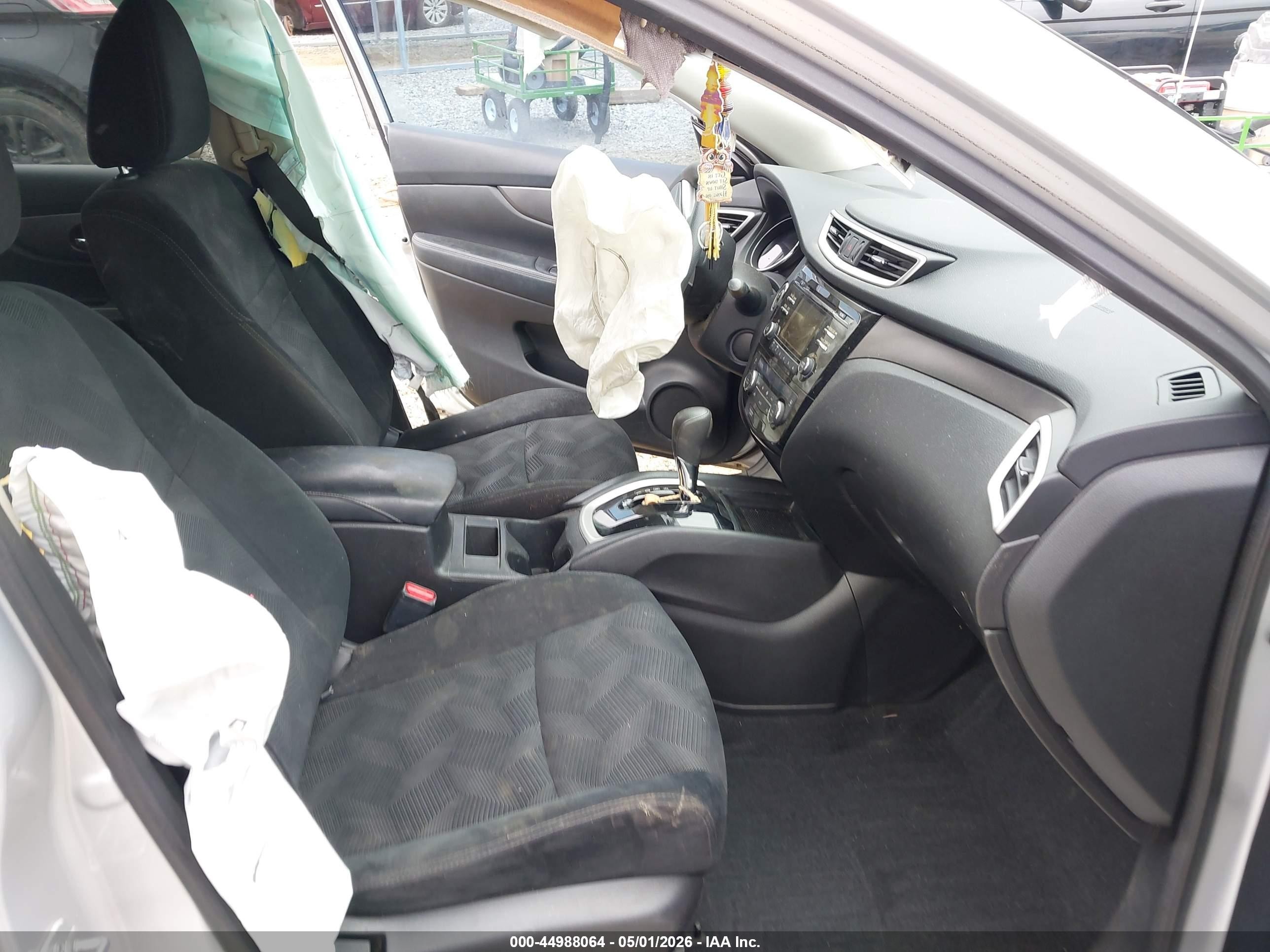 2014 Nissan Rogue Sv Silver vin: 5N1AT2MT3EC813393