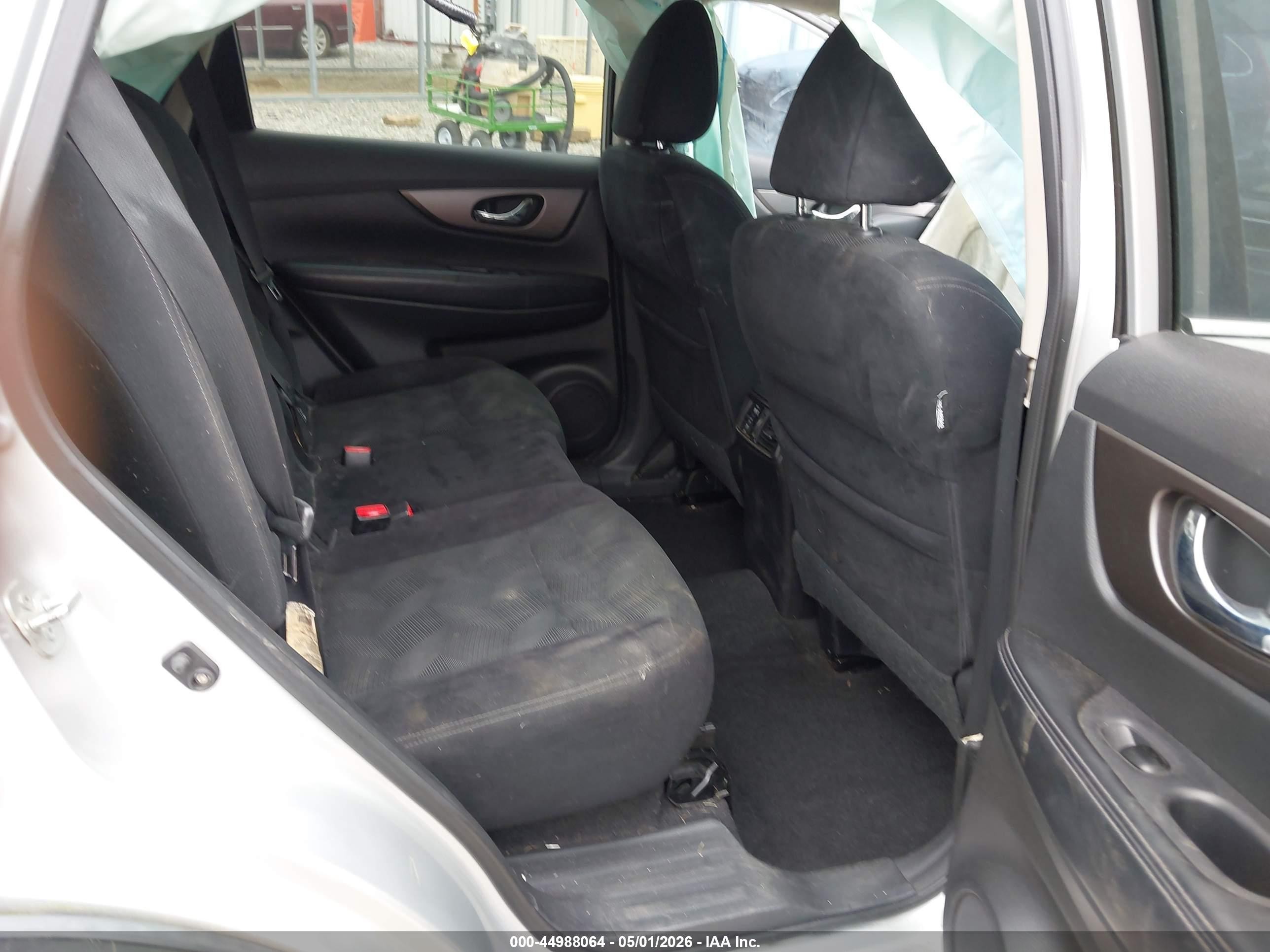 2014 Nissan Rogue Sv Silver vin: 5N1AT2MT3EC813393