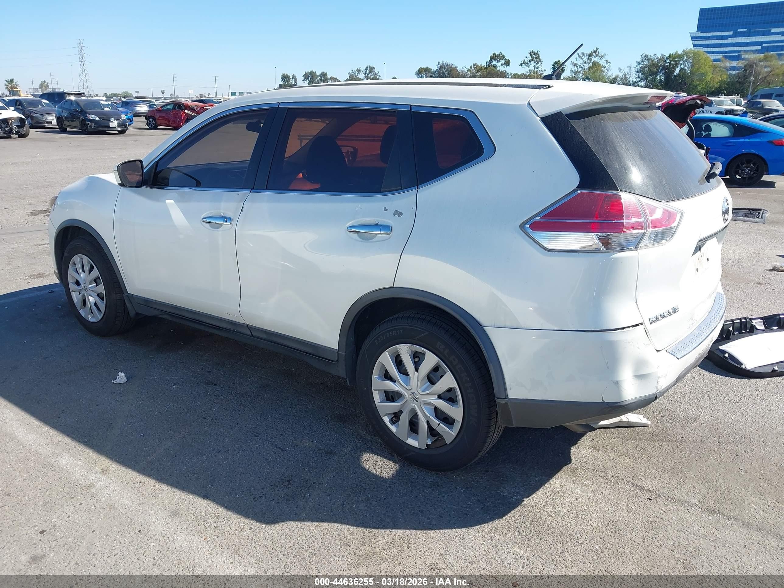 2014 Nissan Rogue S White vin: 5N1AT2MT3EC831909