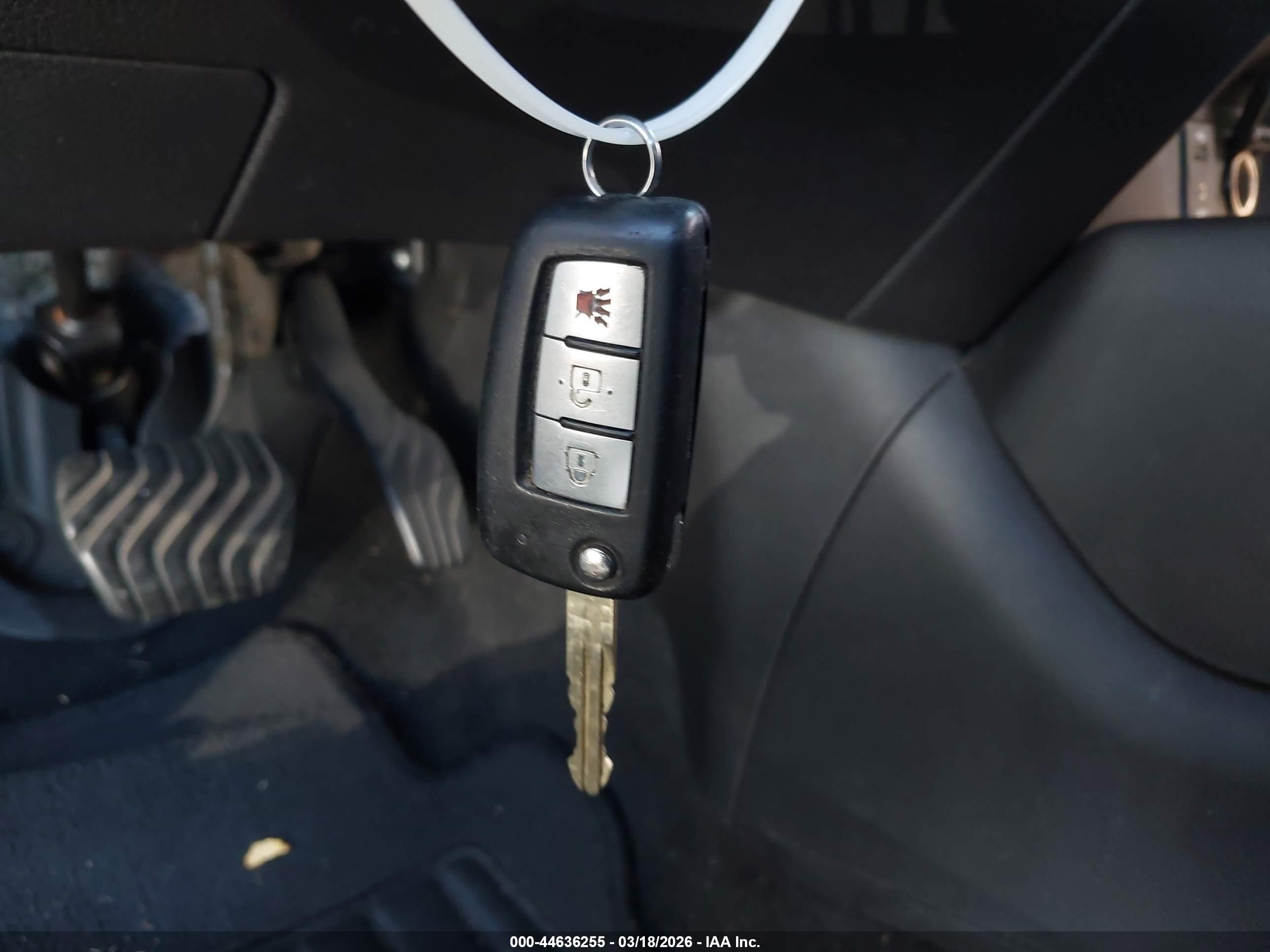 2014 Nissan Rogue S White vin: 5N1AT2MT3EC831909