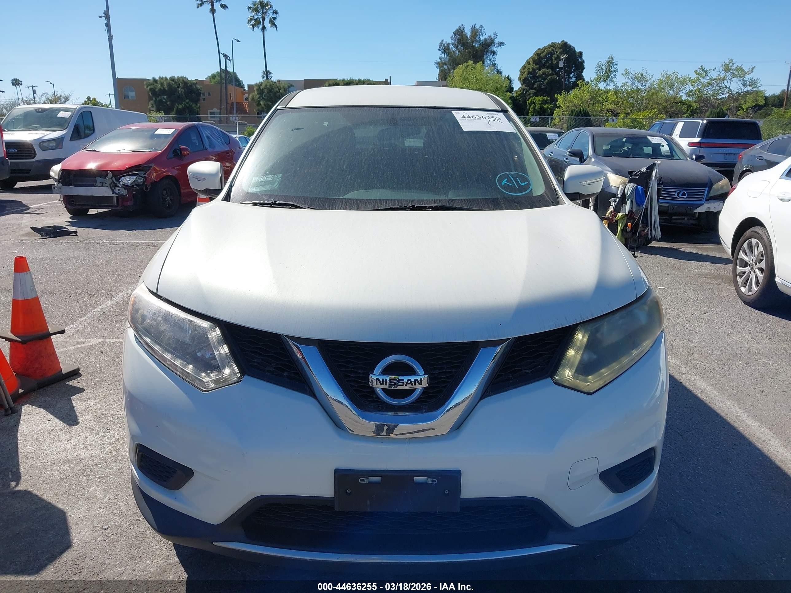 2014 Nissan Rogue S White vin: 5N1AT2MT3EC831909