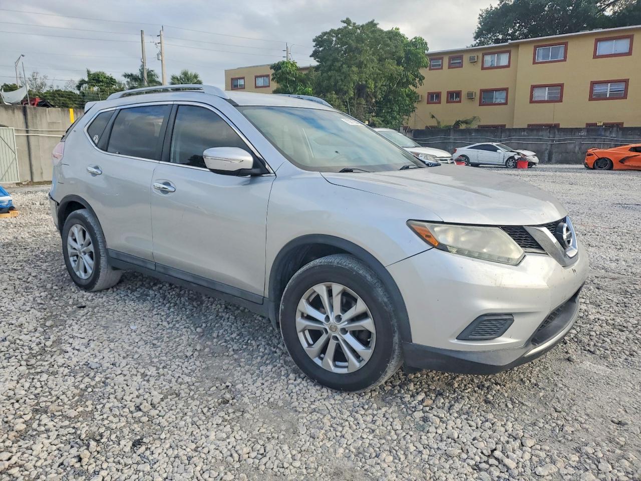 2014 Nissan Rogue Sv Silver vin: 5N1AT2MT3EC856048